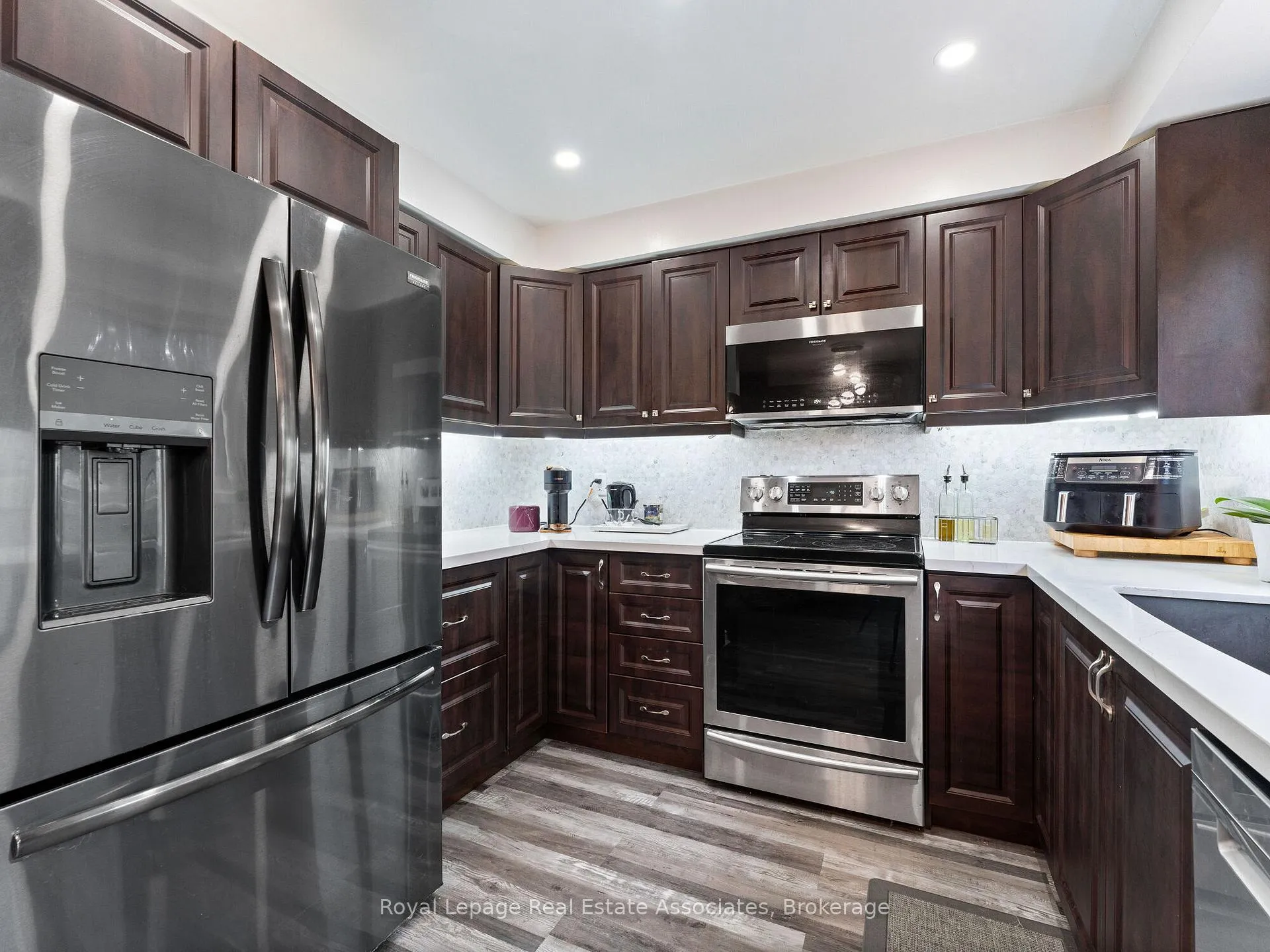 Photo 13 of 4 Greengrove Way, Whitby, Rolling Acres — HOMEH