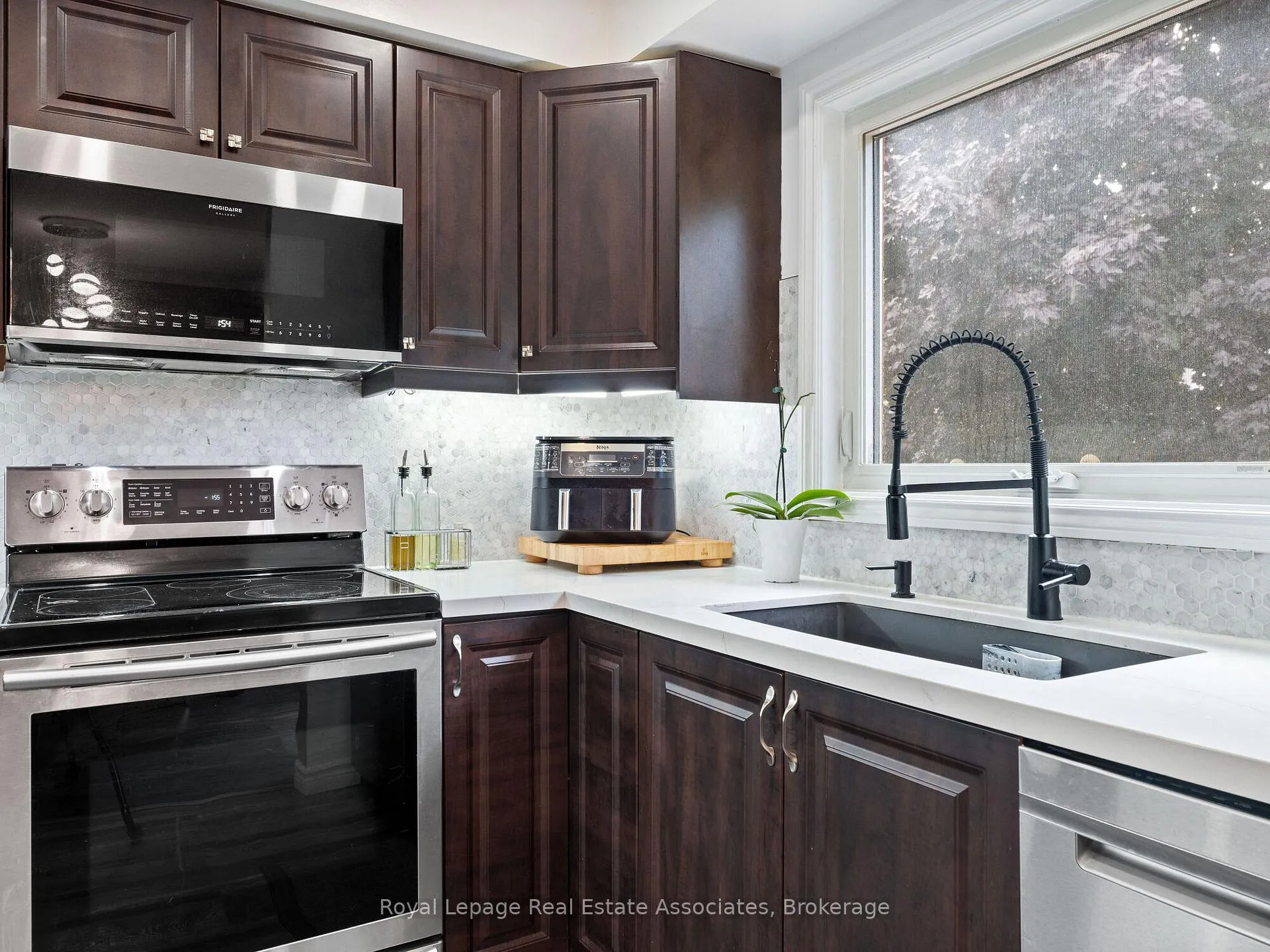 Photo 14 of 4 Greengrove Way, Whitby, Rolling Acres — HOMEH