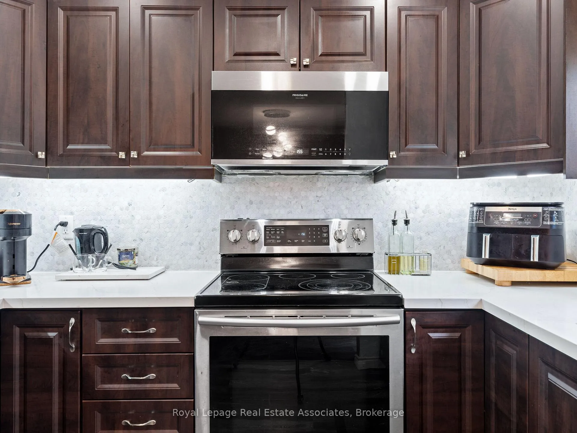 Photo 15 of 4 Greengrove Way, Whitby, Rolling Acres — HOMEH