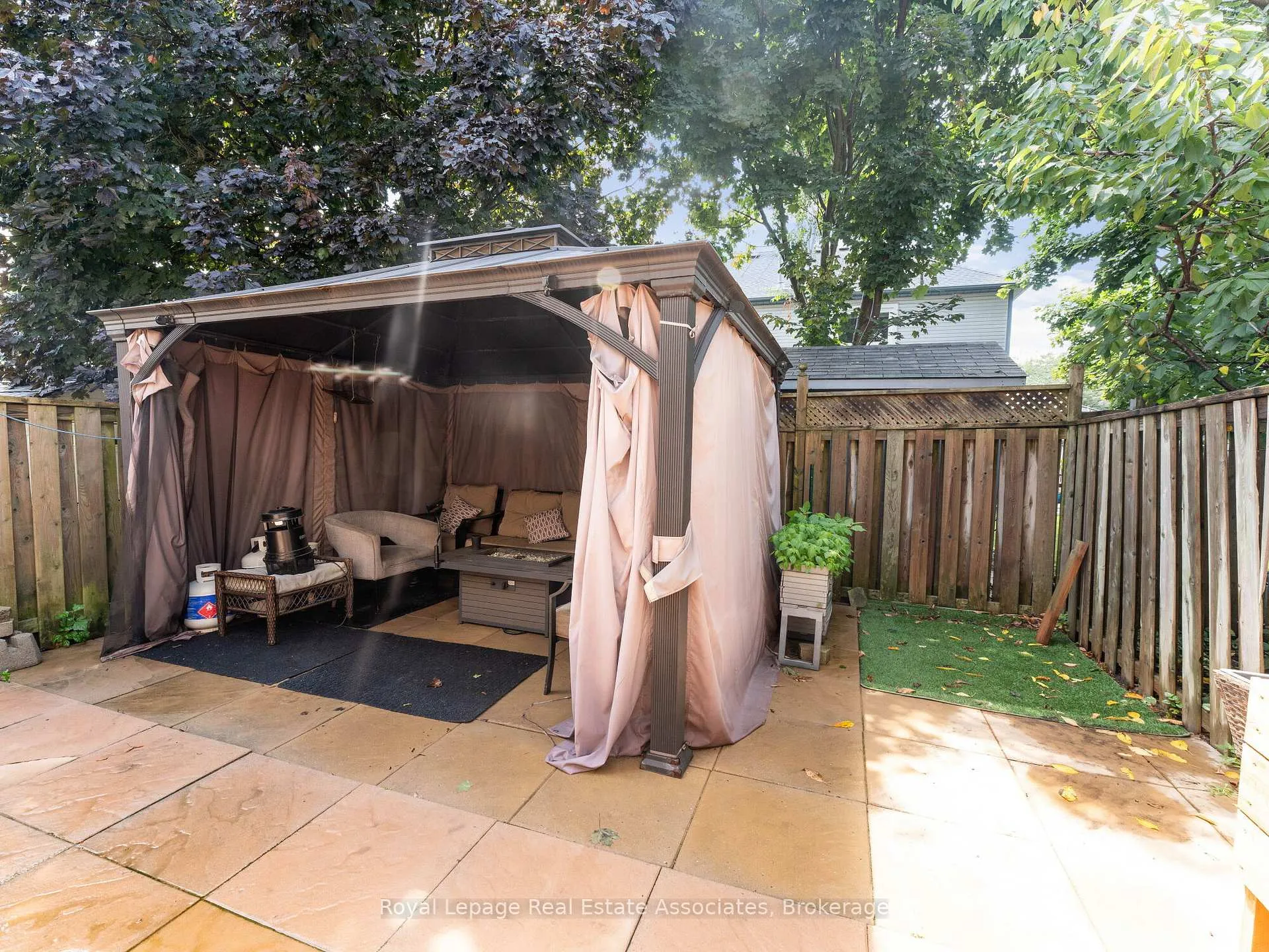 Photo 25 of 4 Greengrove Way, Whitby, Rolling Acres — HOMEH