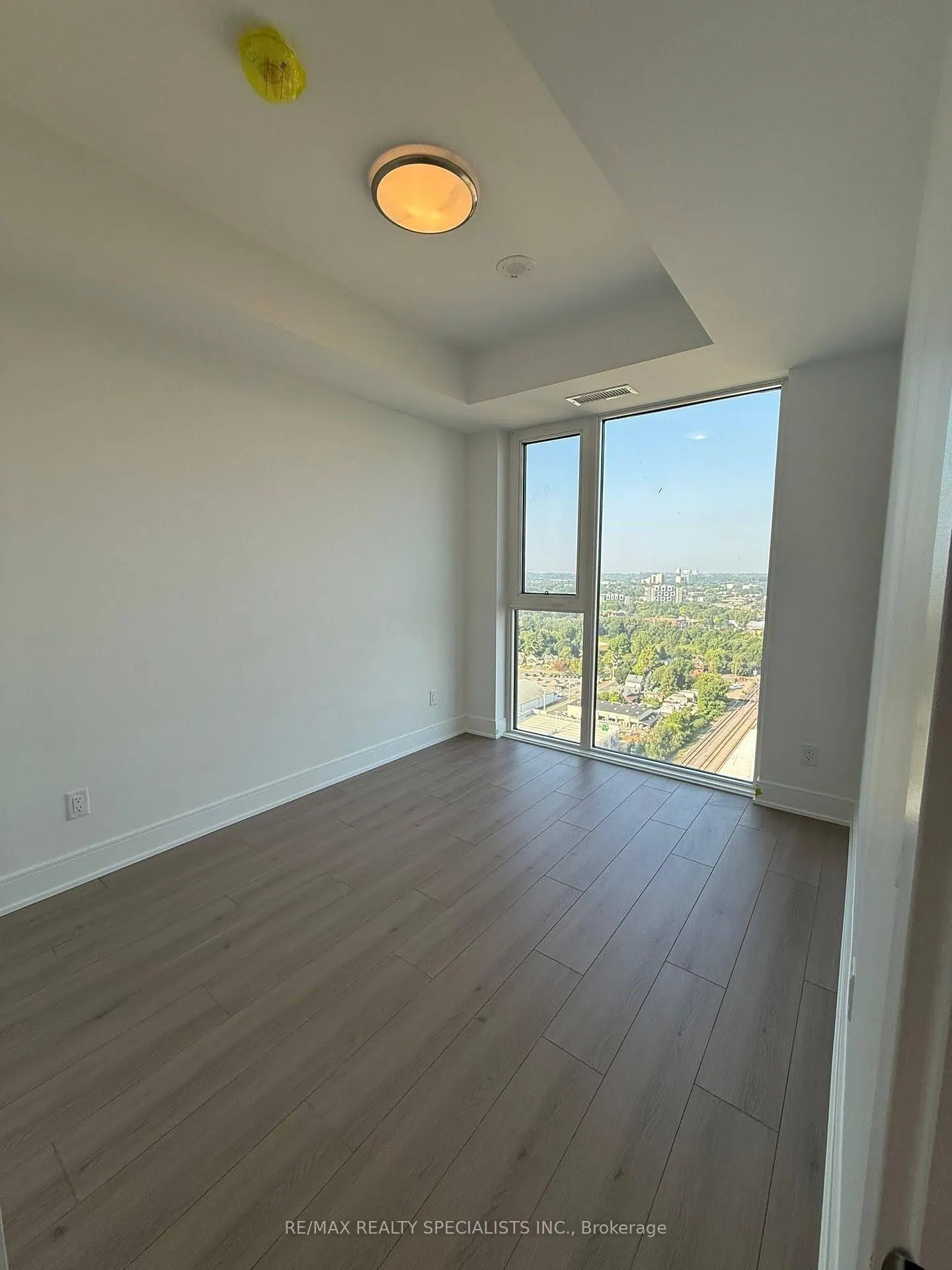 Photo 11 of Unit 2104, 25 Wellington Street S, Kitchener — HOMEH