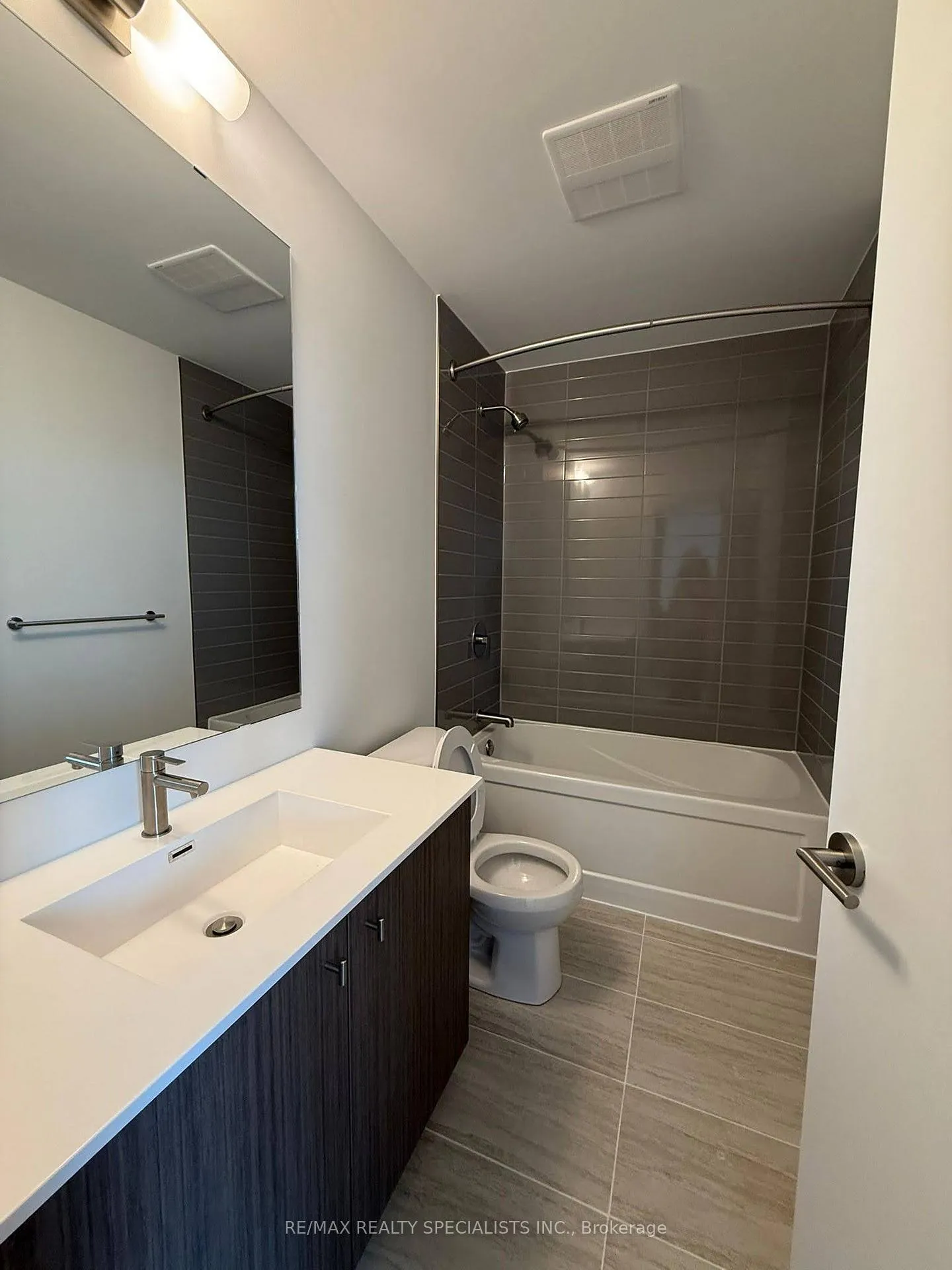 Photo 15 of Unit 2104, 25 Wellington Street S, Kitchener — HOMEH