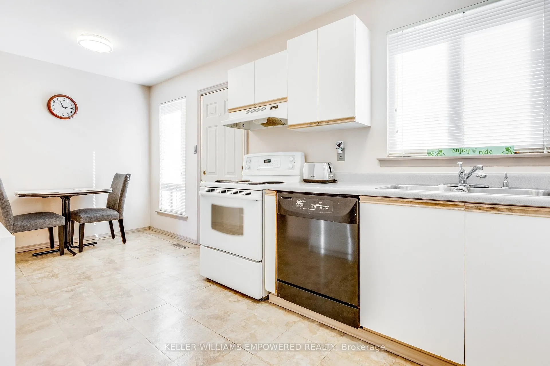 Photo 8 of 57 Mcmullen Crescent, Brampton, Central Park — HOMEH