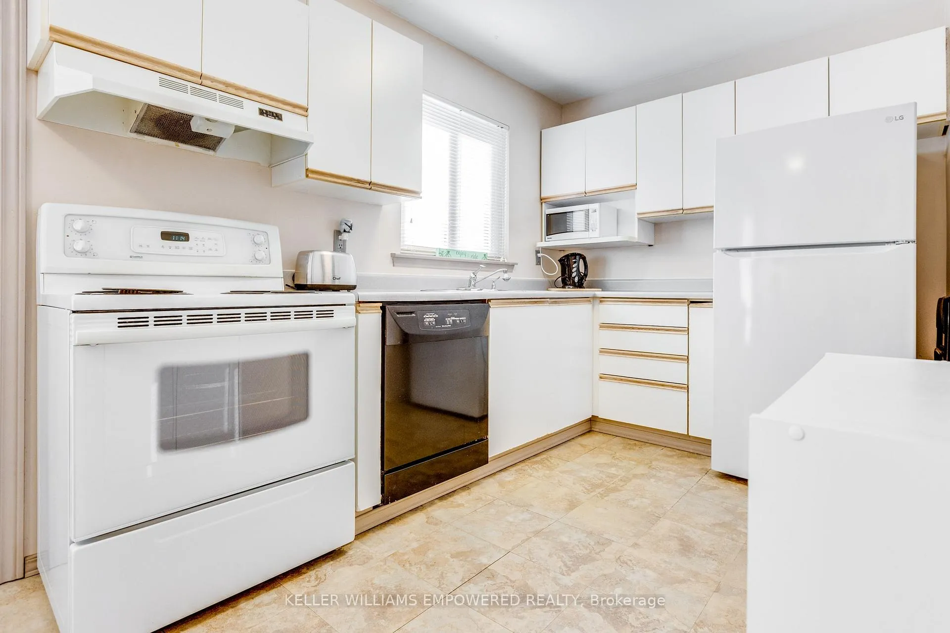 Photo 9 of 57 Mcmullen Crescent, Brampton, Central Park — HOMEH