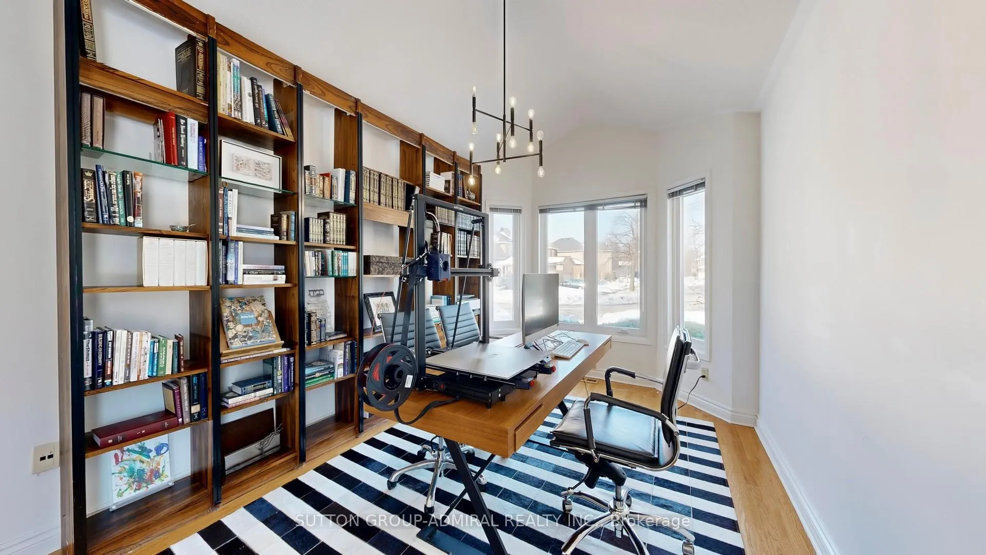 Photo 3 of 215 Westhampton Drive, Vaughan, Brownridge — HOMEH
