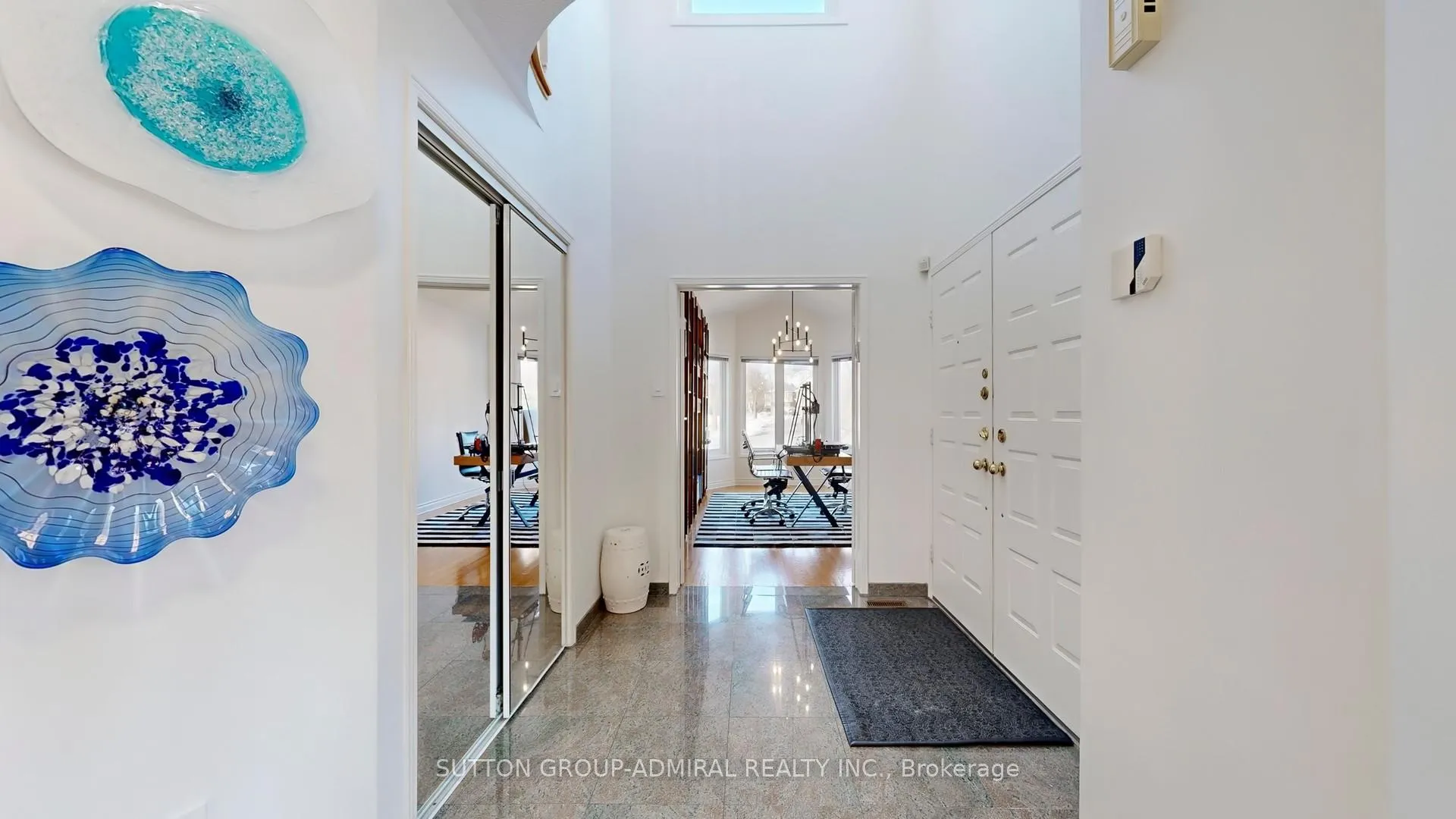 Photo 5 of 215 Westhampton Drive, Vaughan, Brownridge — HOMEH
