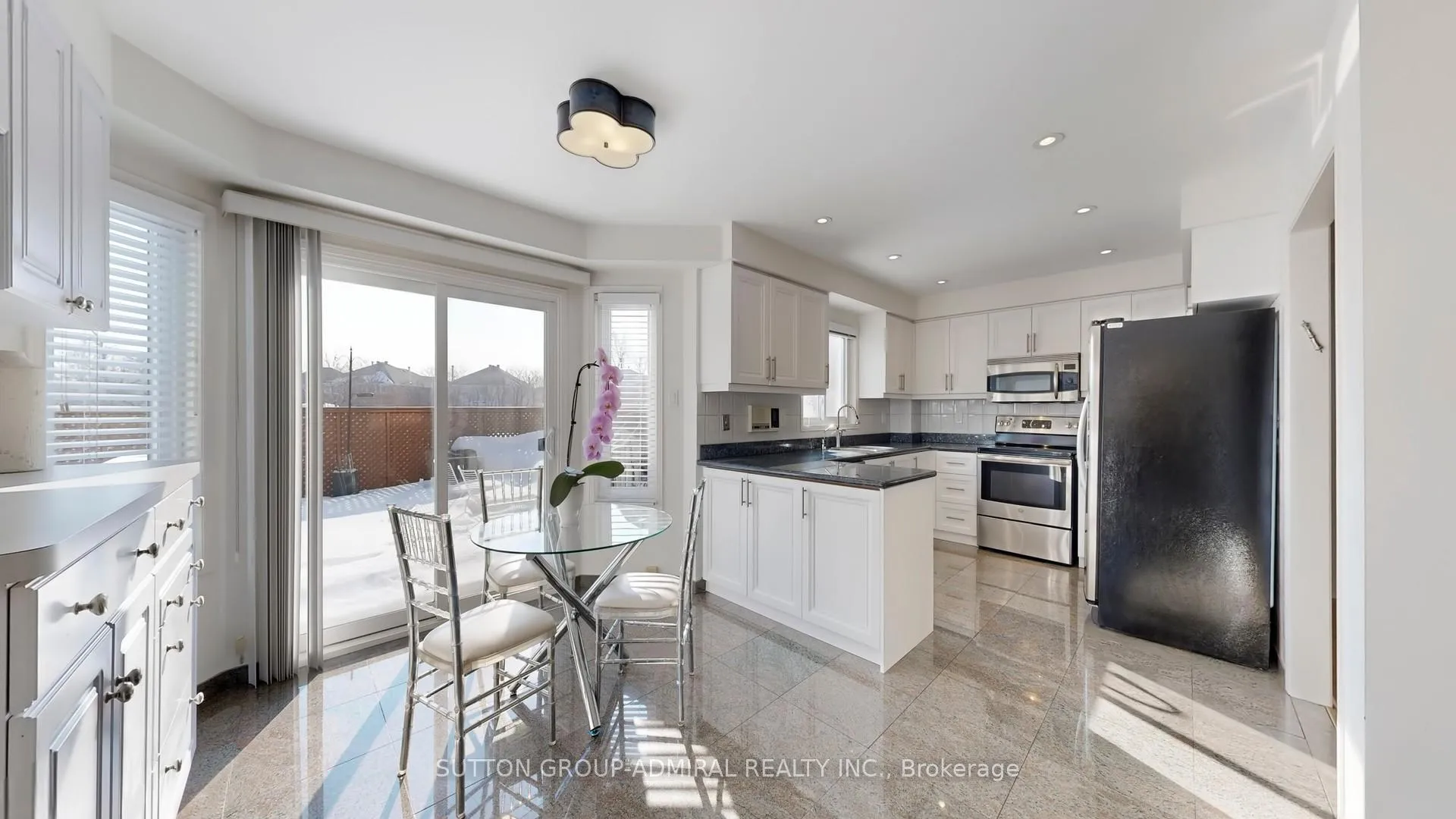 Photo 8 of 215 Westhampton Drive, Vaughan, Brownridge — HOMEH