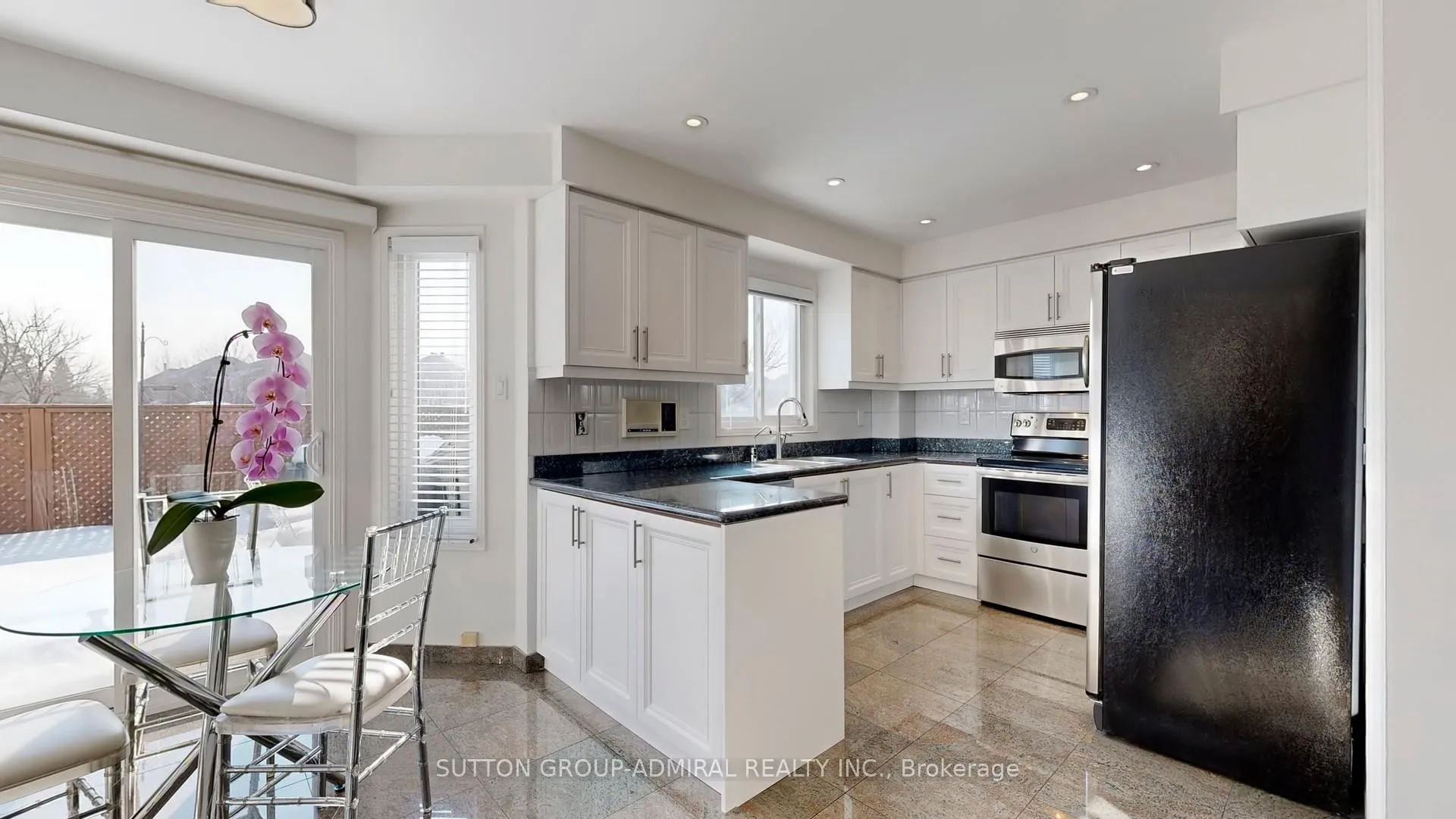 Photo 10 of 215 Westhampton Drive, Vaughan, Brownridge — HOMEH