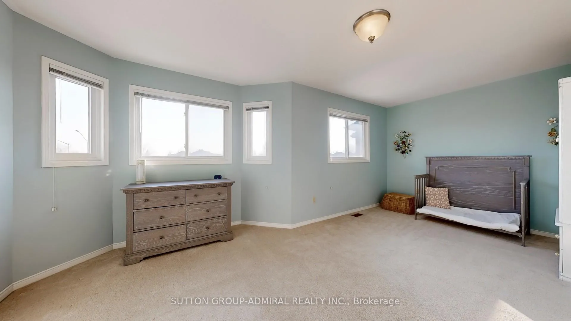 Photo 18 of 215 Westhampton Drive, Vaughan, Brownridge — HOMEH