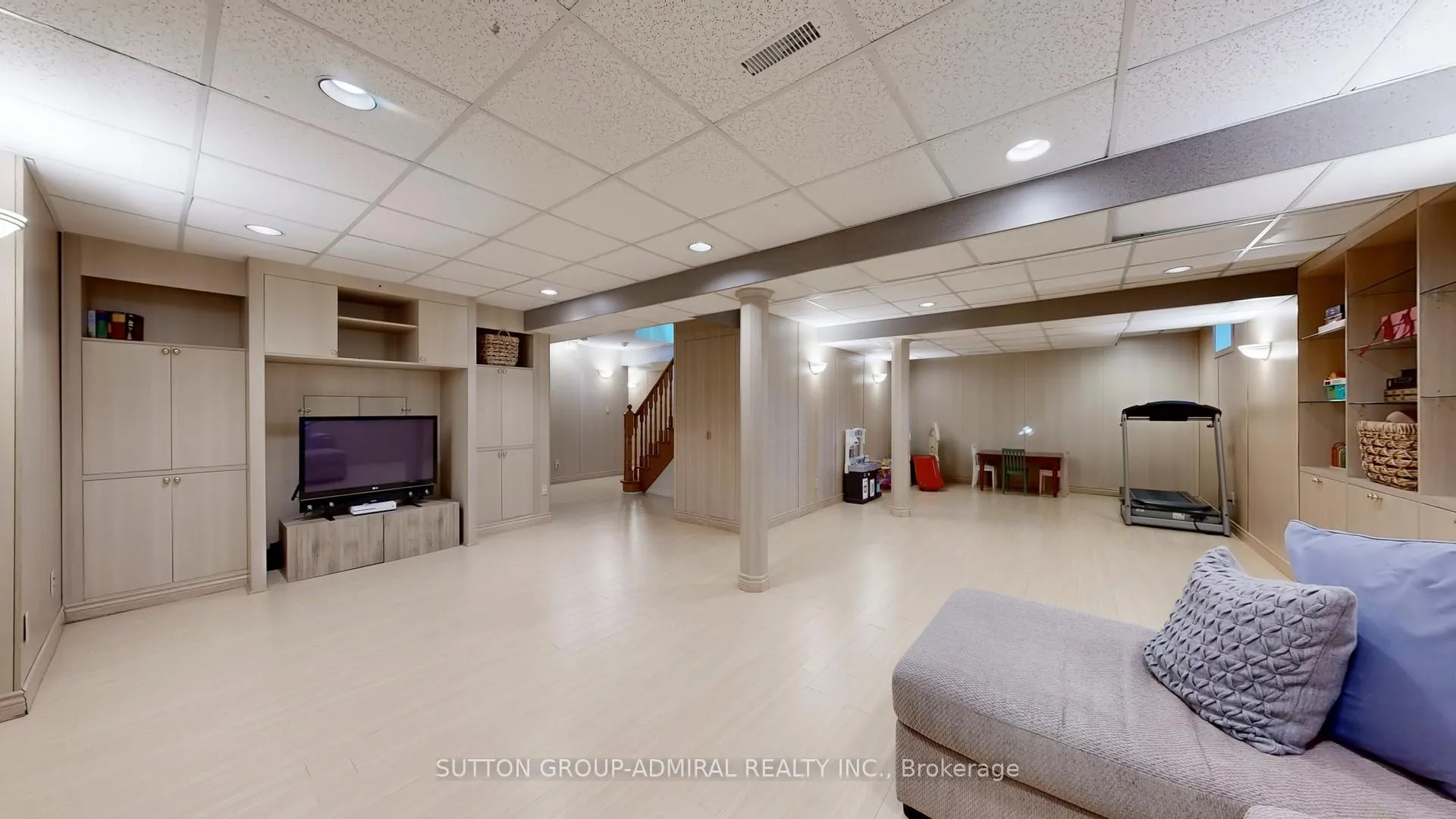 Photo 21 of 215 Westhampton Drive, Vaughan, Brownridge — HOMEH