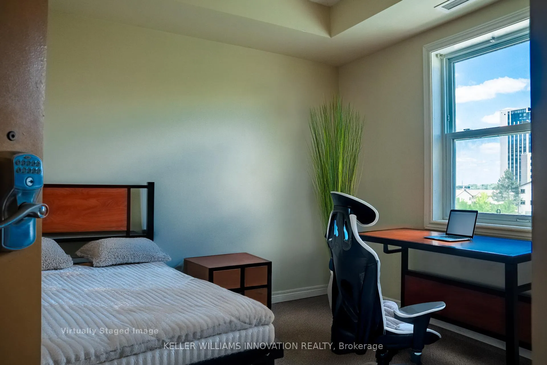 Photo 10 of Unit 402, 253 Lester Street, Waterloo, Beechwood/University — HOMEH