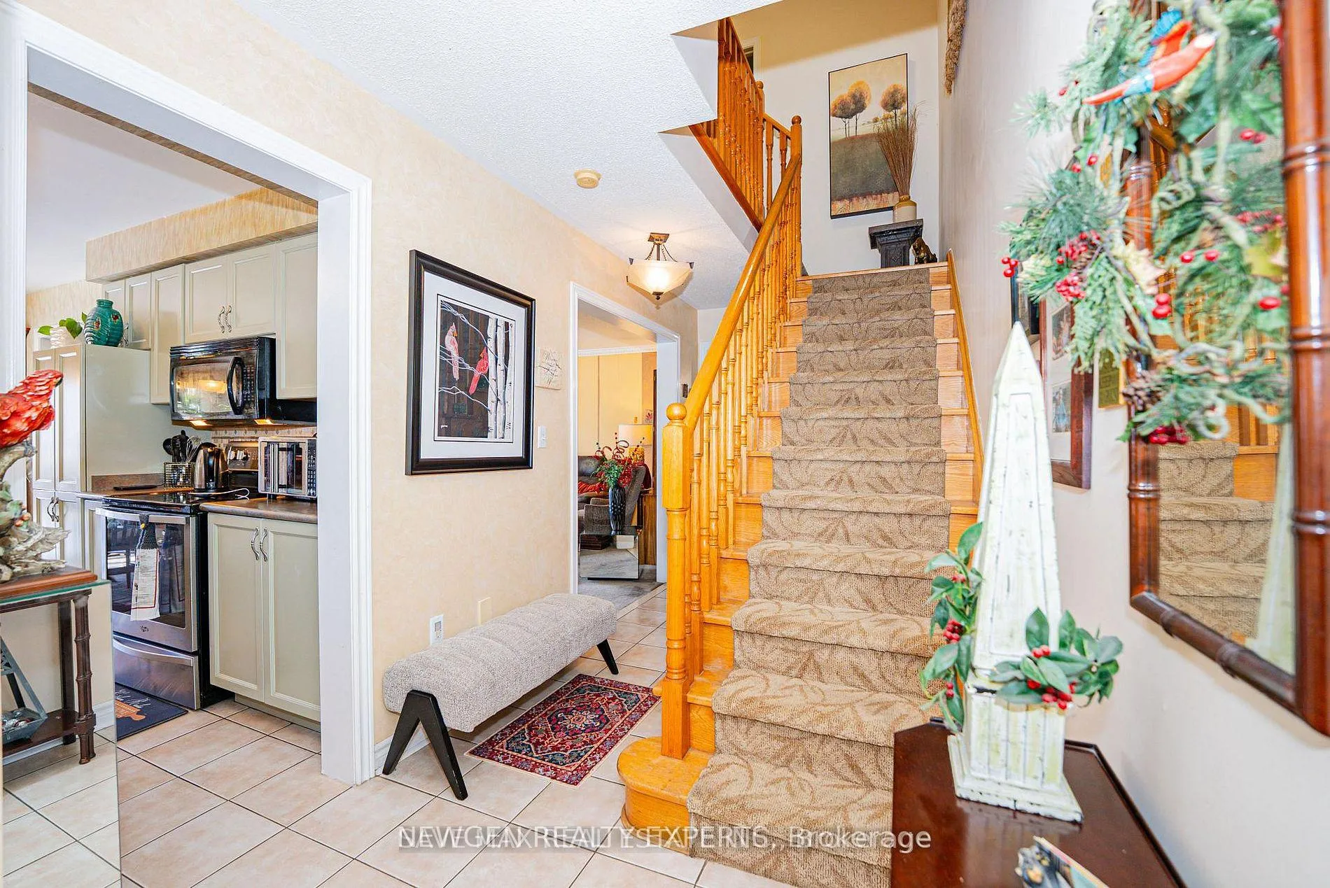 Photo 7 of 13 Pressed Brick Drive, Brampton, Brampton North — HOMEH