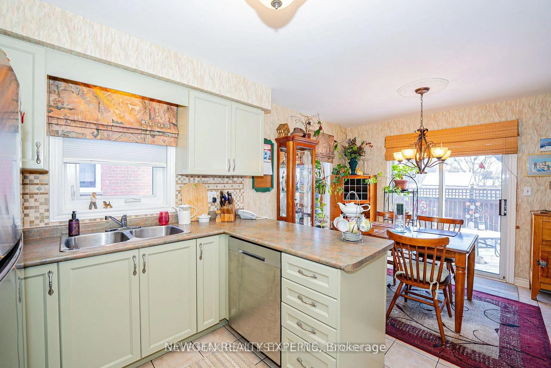 Photo 13 of 13 Pressed Brick Drive, Brampton, Brampton North — HOMEH