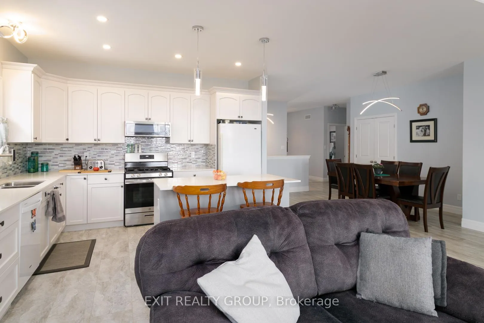 Photo 6 of 16 Matheos Crescent, Quinte West, Murray Ward — HOMEH