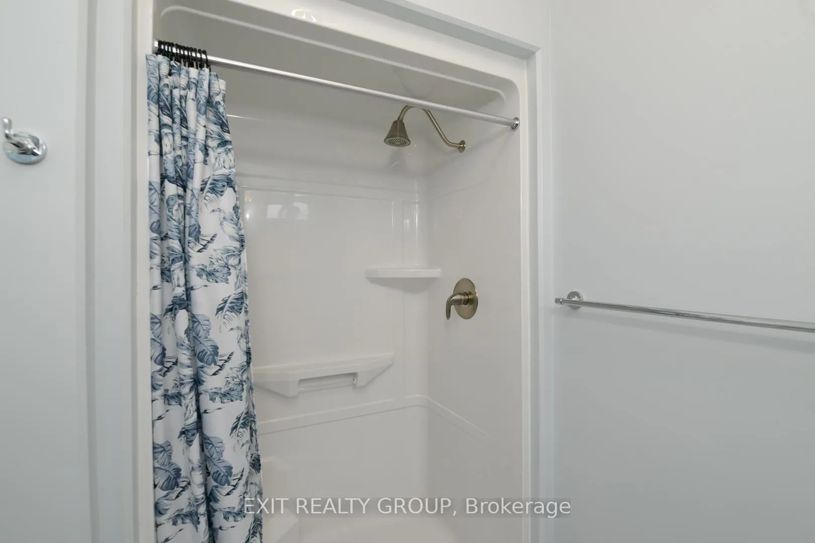 Photo 14 of 16 Matheos Crescent, Quinte West, Murray Ward — HOMEH