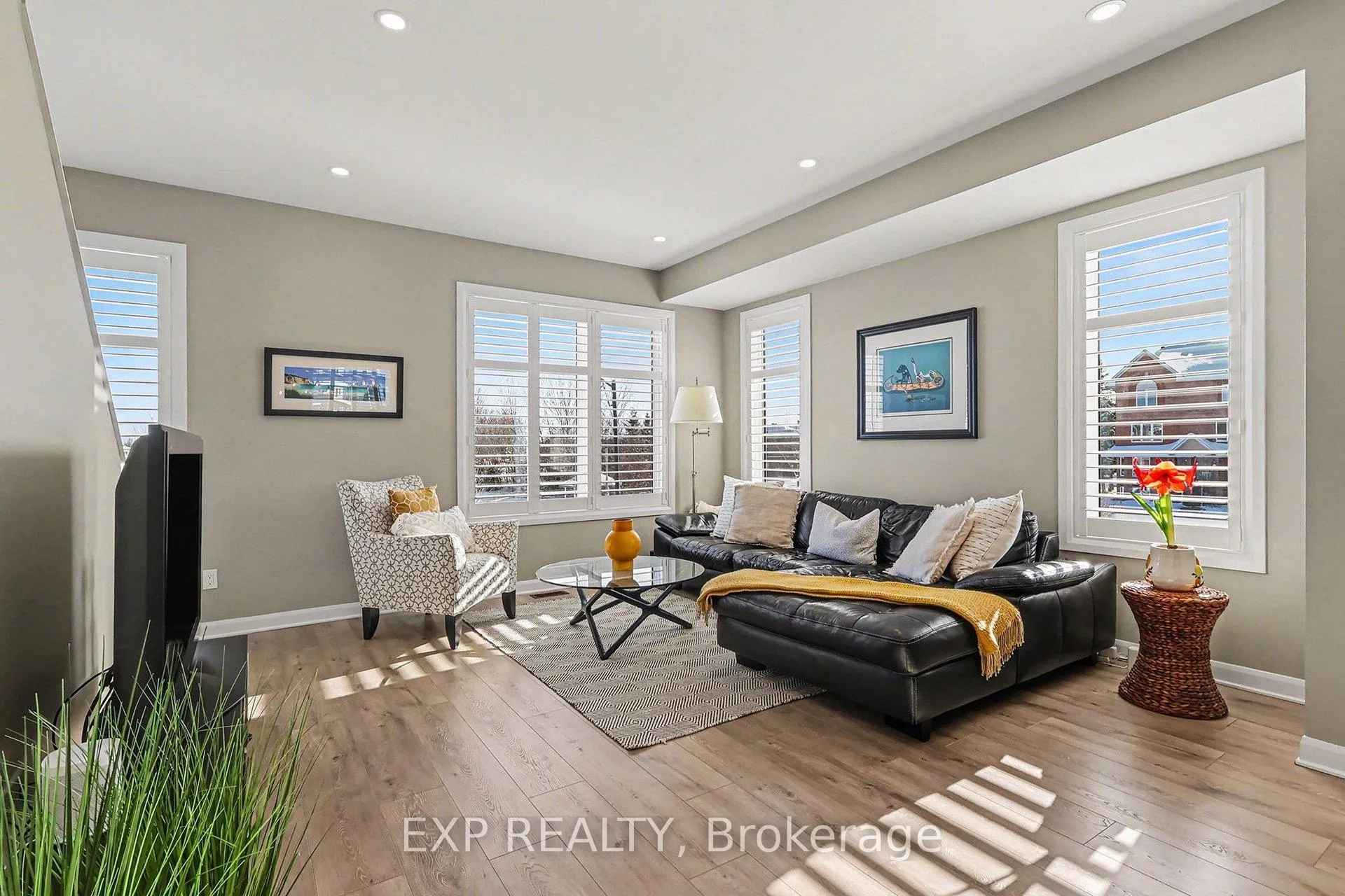 Photo 5 of 401 Aquaview Drive, Ottawa, Avalon East — HOMEH