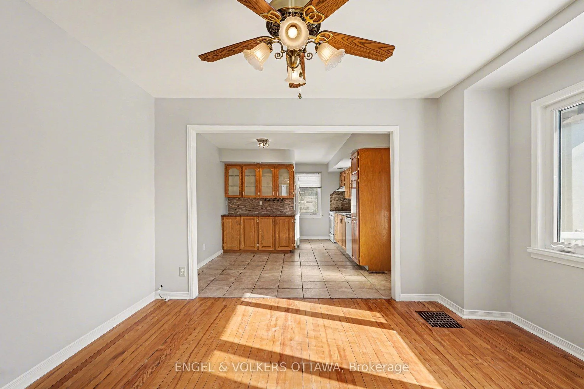 Photo 5 of 87 King George Street, Ottawa, Overbrook/Castle Heights — HOMEH