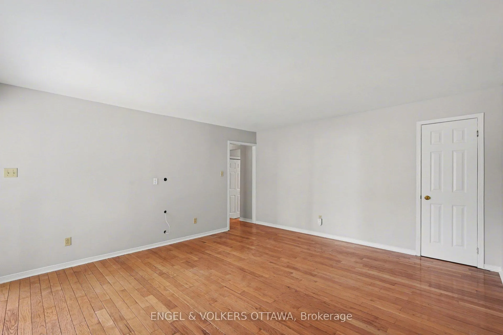 Photo 10 of 87 King George Street, Ottawa, Overbrook/Castle Heights — HOMEH