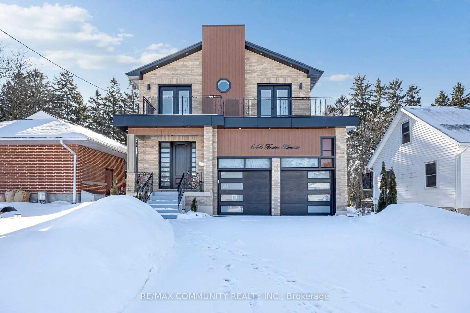 Photo 2 of 645 Fraser Avenue, Oshawa, McLaughlin — HOMEH