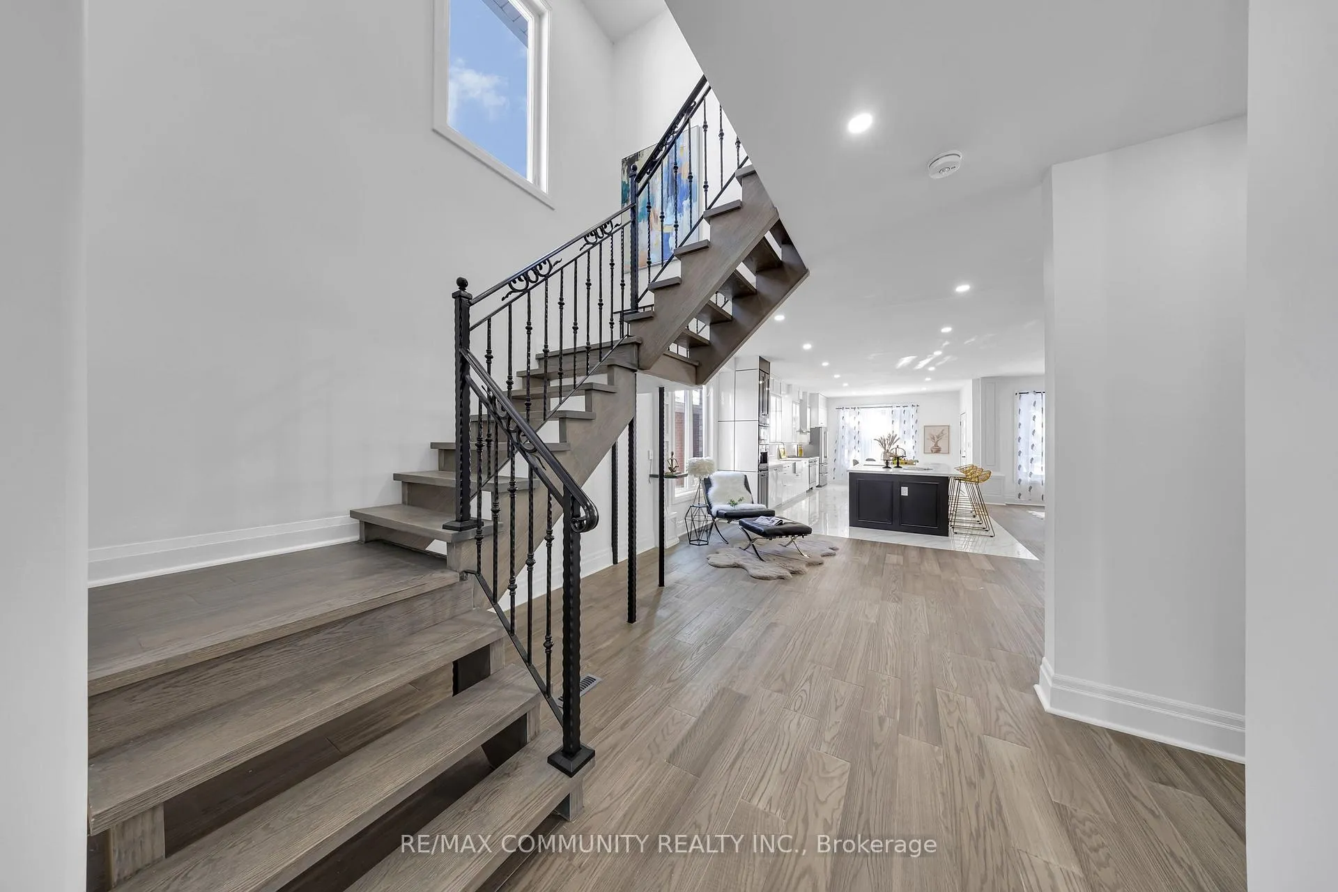 Photo 8 of 645 Fraser Avenue, Oshawa, McLaughlin — HOMEH