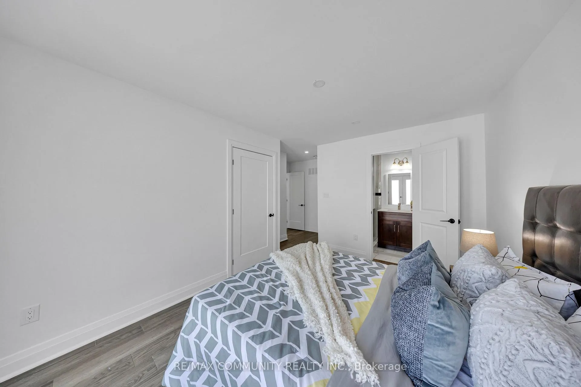 Photo 27 of 645 Fraser Avenue, Oshawa, McLaughlin — HOMEH