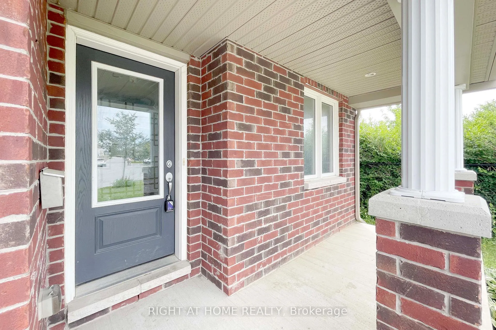 Photo 3 of 322 Brettonwood Ridge, Ottawa, Kanata - Kanata Lakes/Heritage Hills — HOMEH
