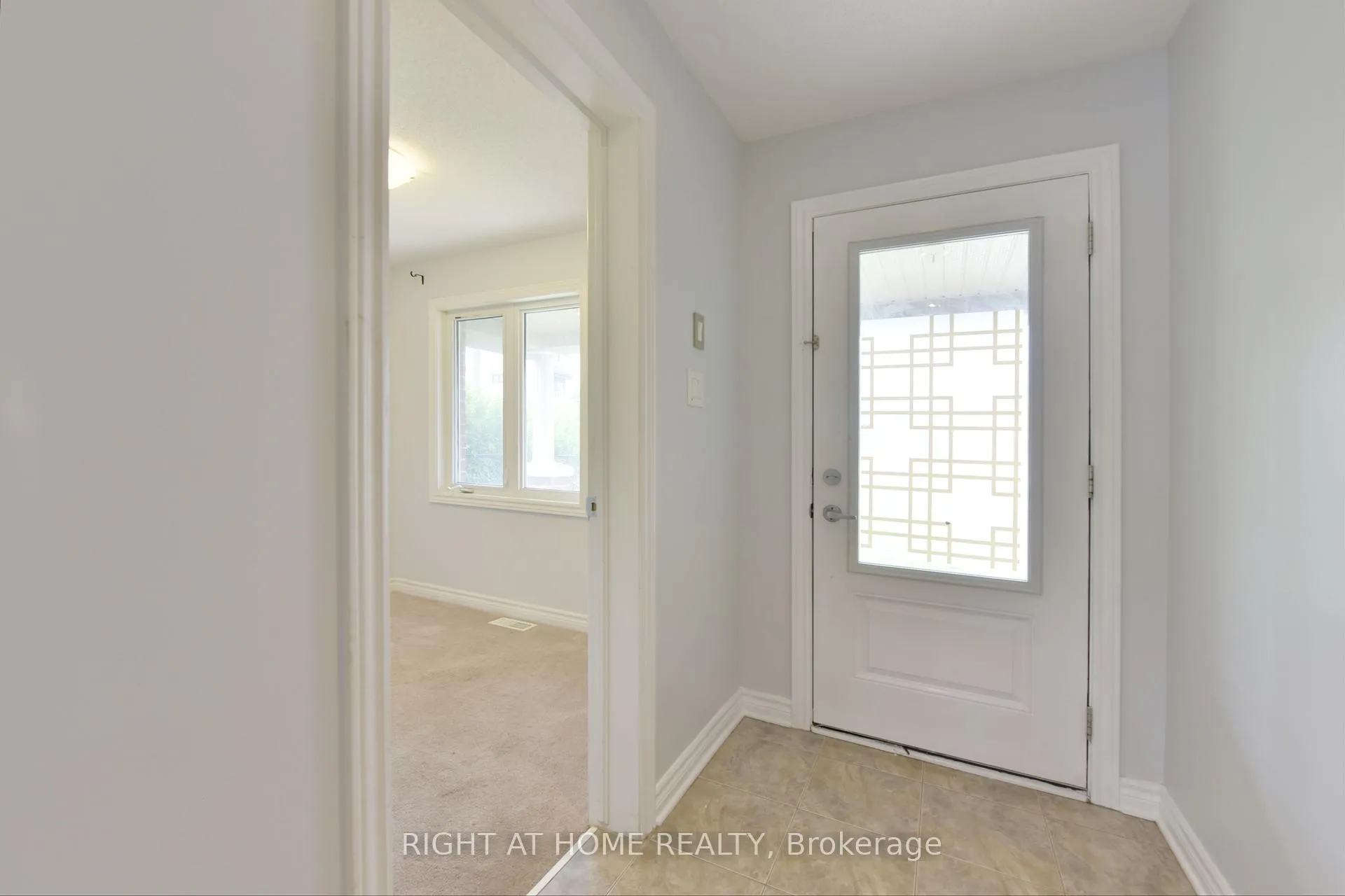 Photo 4 of 322 Brettonwood Ridge, Ottawa, Kanata - Kanata Lakes/Heritage Hills — HOMEH
