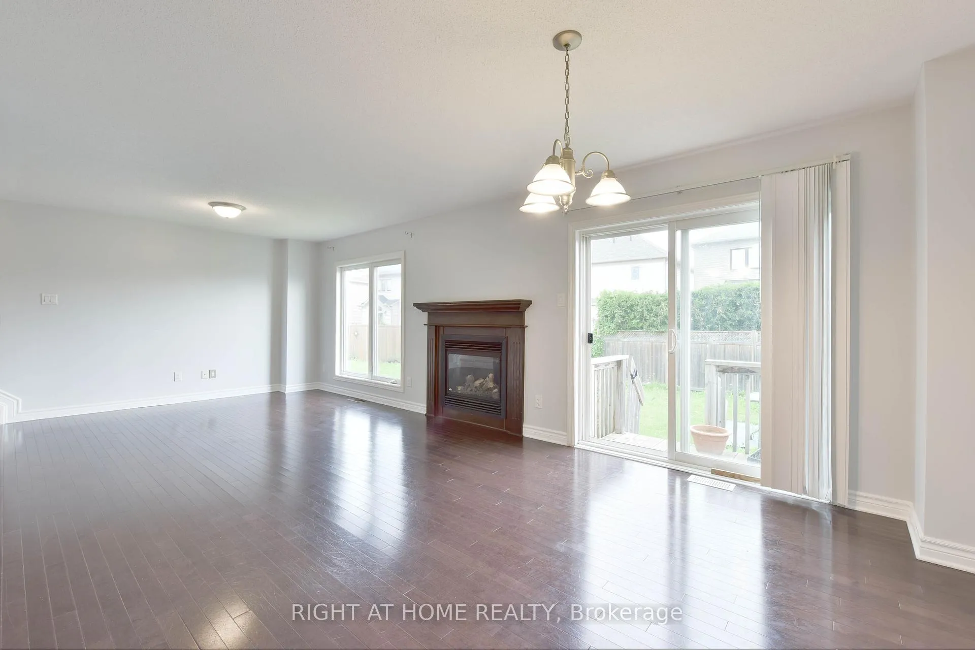 Photo 12 of 322 Brettonwood Ridge, Ottawa, Kanata - Kanata Lakes/Heritage Hills — HOMEH