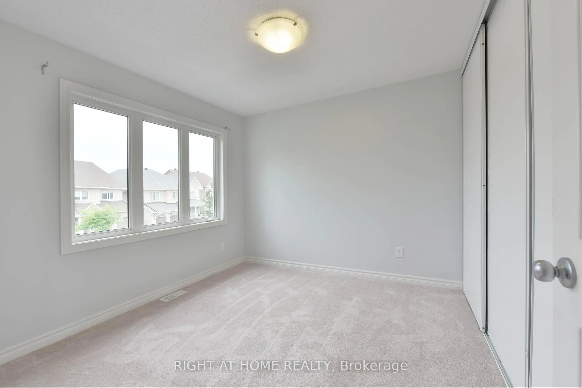 Photo 20 of 322 Brettonwood Ridge, Ottawa, Kanata - Kanata Lakes/Heritage Hills — HOMEH