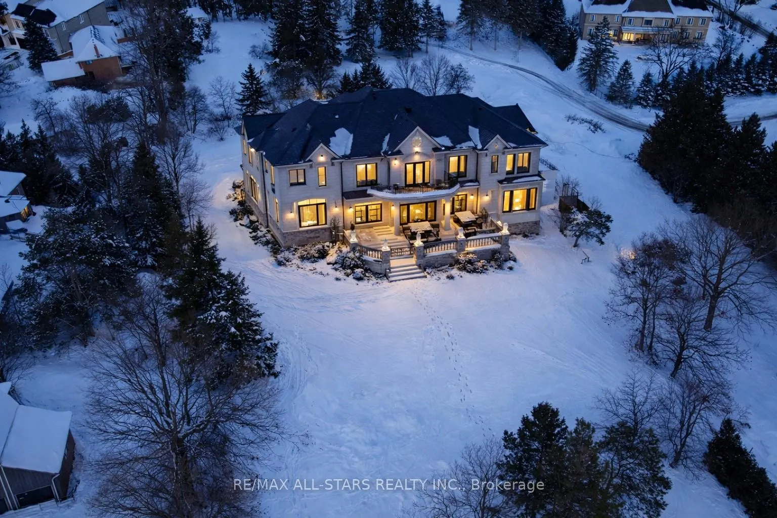 Photo 3 of 9 Kenlea Court, Aurora, Aurora Heights — HOMEH