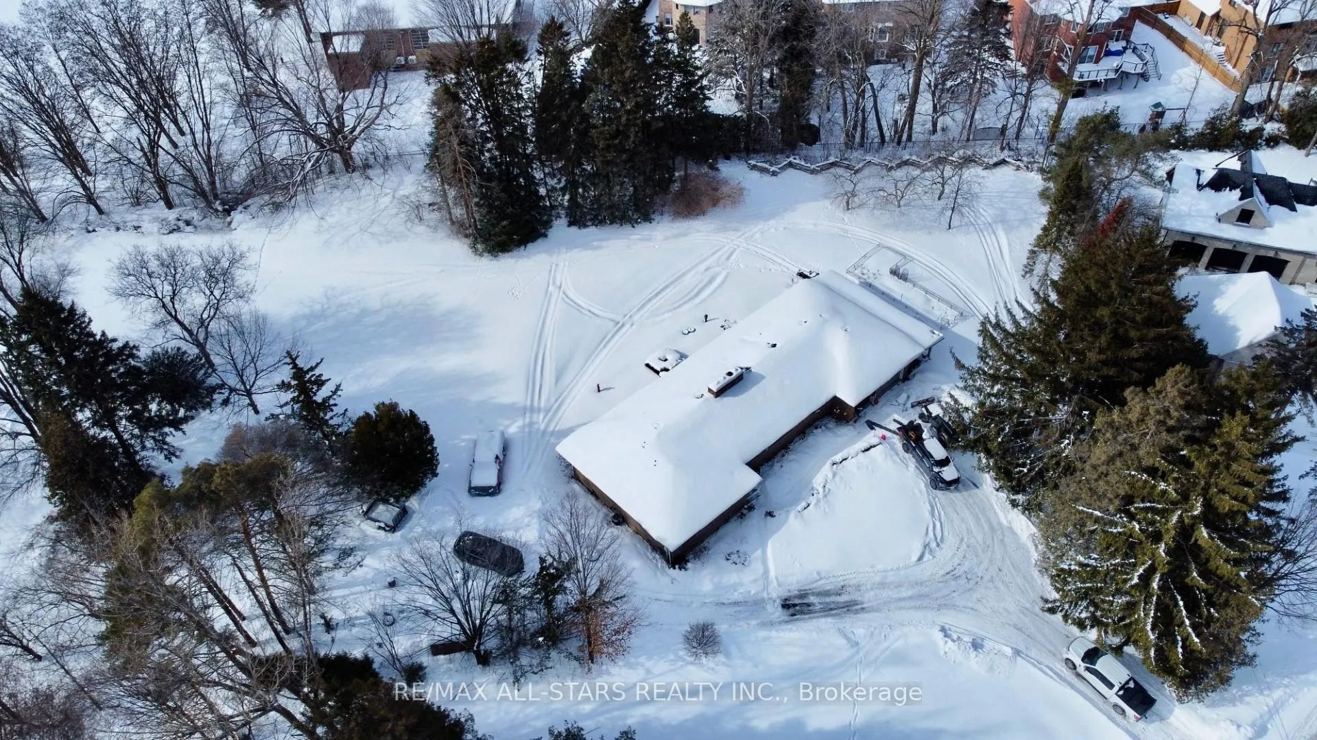 Photo 10 of 9 Kenlea Court, Aurora, Aurora Heights — HOMEH
