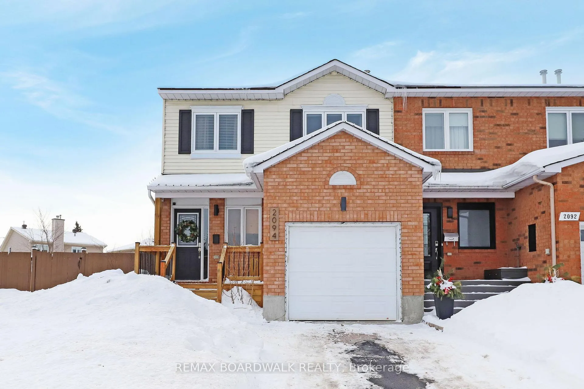 Photo 1 of 2094 Sunland Drive, Ottawa, Fallingbrook/Gardenway South — HOMEH