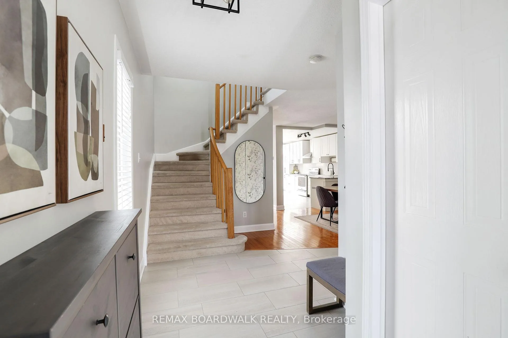 Photo 6 of 2094 Sunland Drive, Ottawa, Fallingbrook/Gardenway South — HOMEH