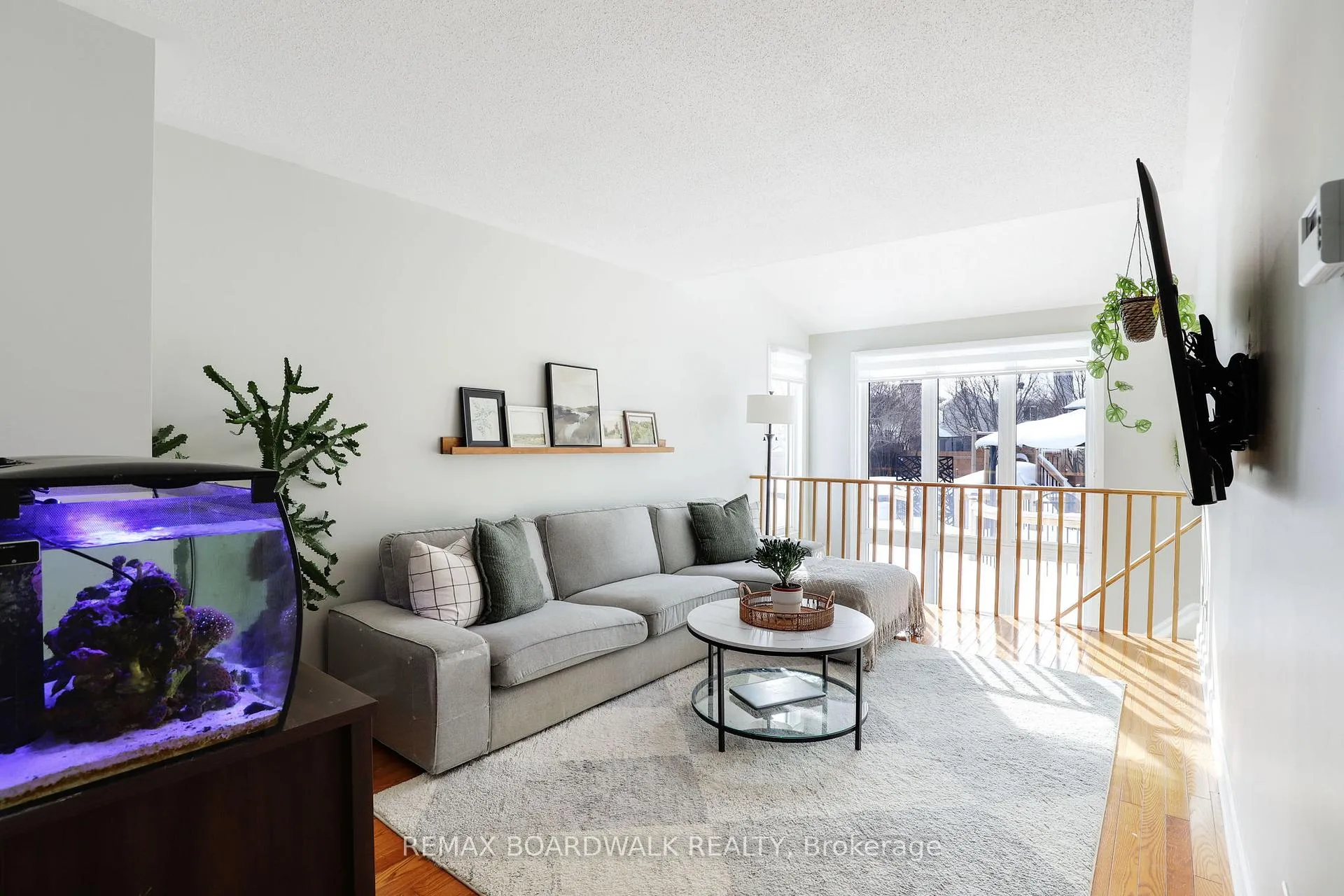 Photo 9 of 2094 Sunland Drive, Ottawa, Fallingbrook/Gardenway South — HOMEH