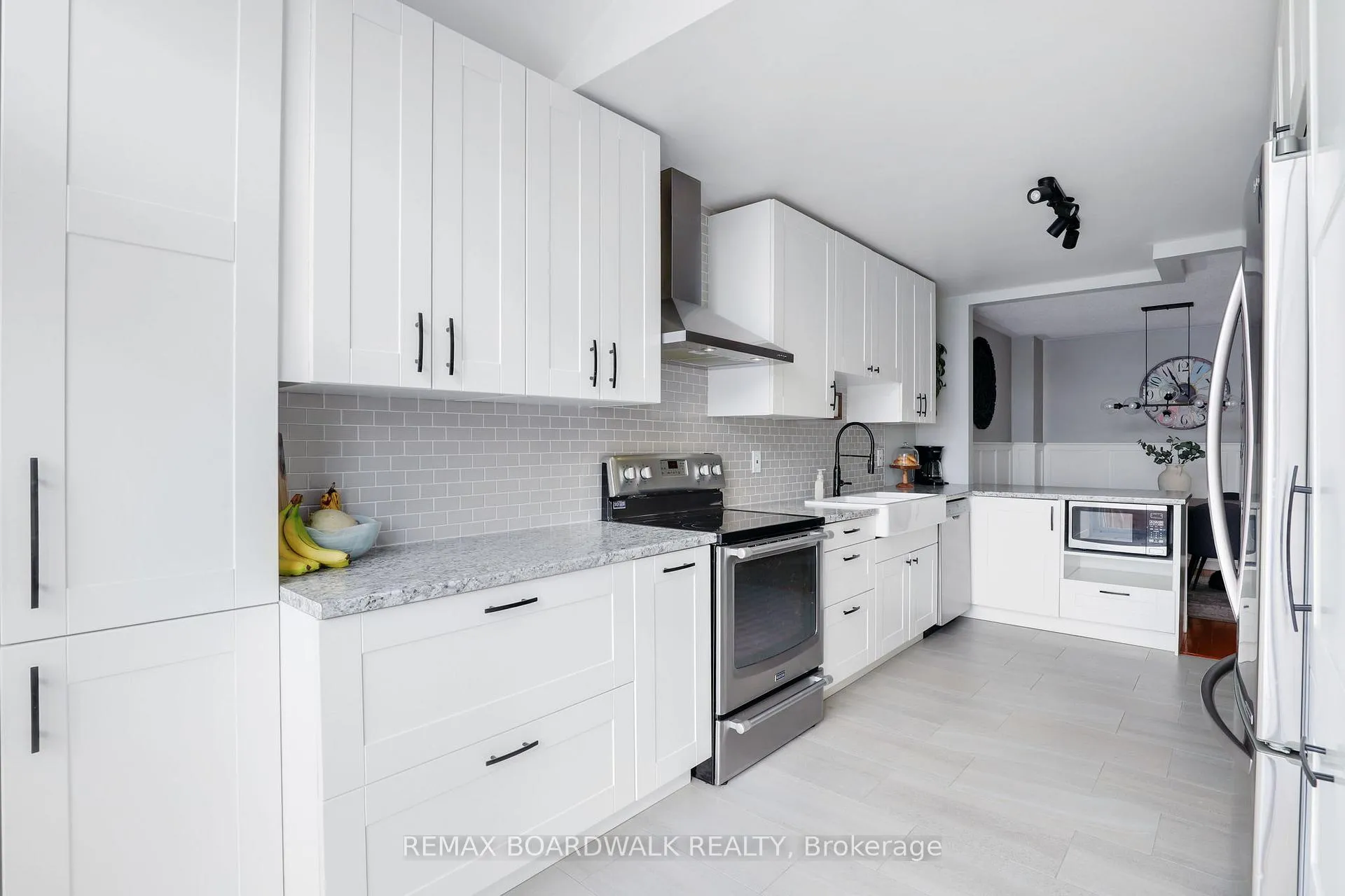 Photo 14 of 2094 Sunland Drive, Ottawa, Fallingbrook/Gardenway South — HOMEH