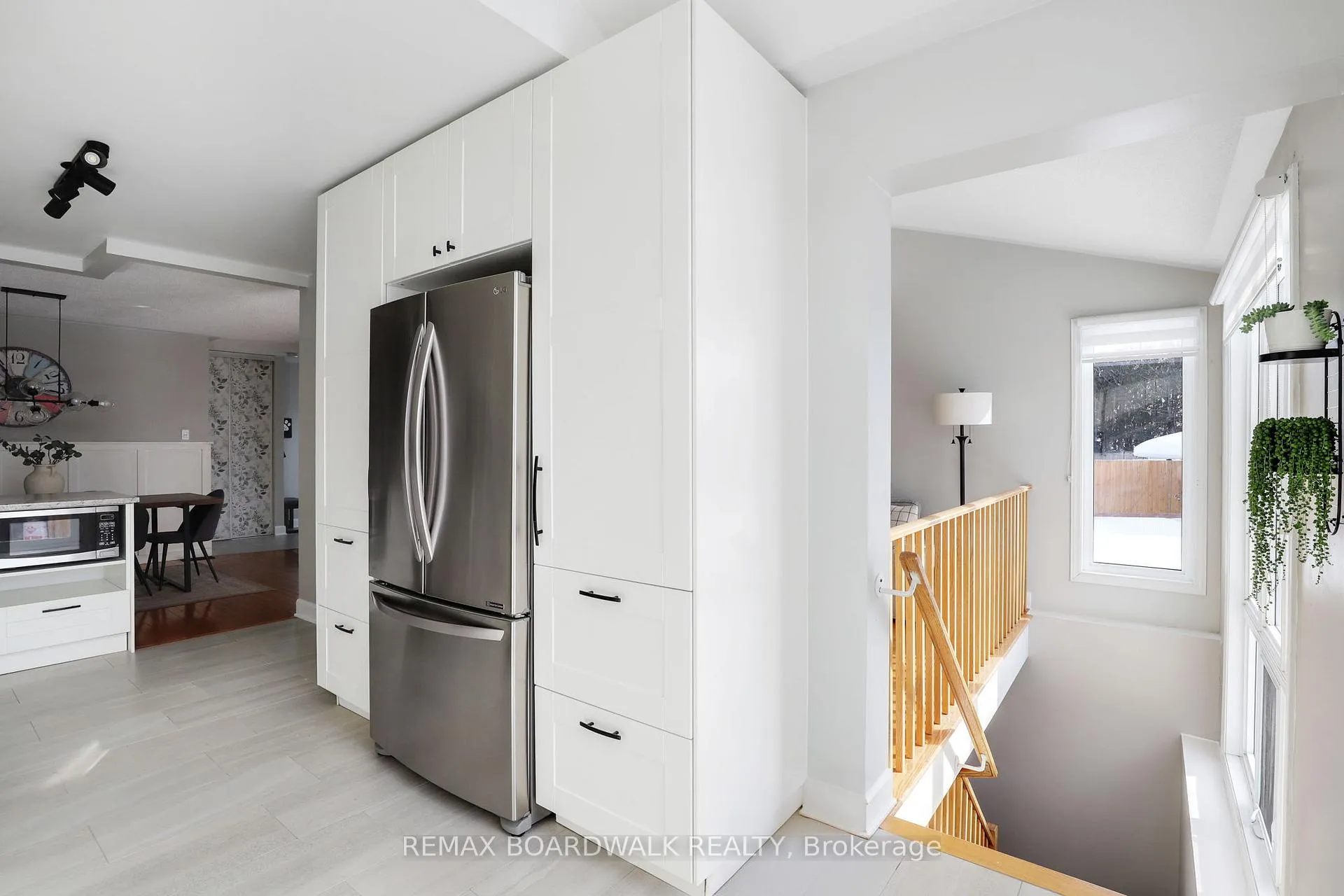 Photo 15 of 2094 Sunland Drive, Ottawa, Fallingbrook/Gardenway South — HOMEH