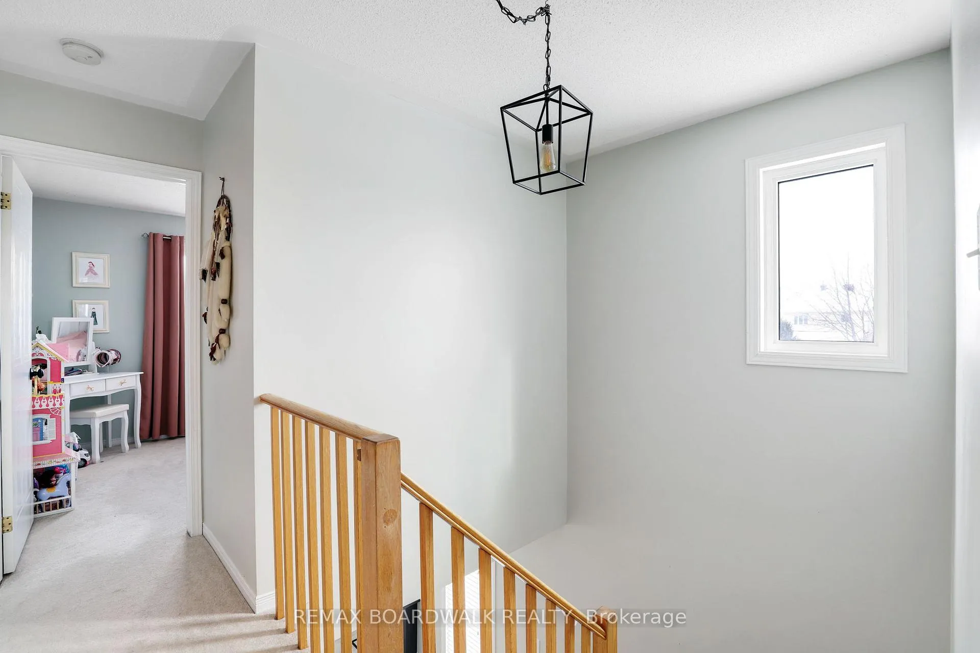Photo 19 of 2094 Sunland Drive, Ottawa, Fallingbrook/Gardenway South — HOMEH