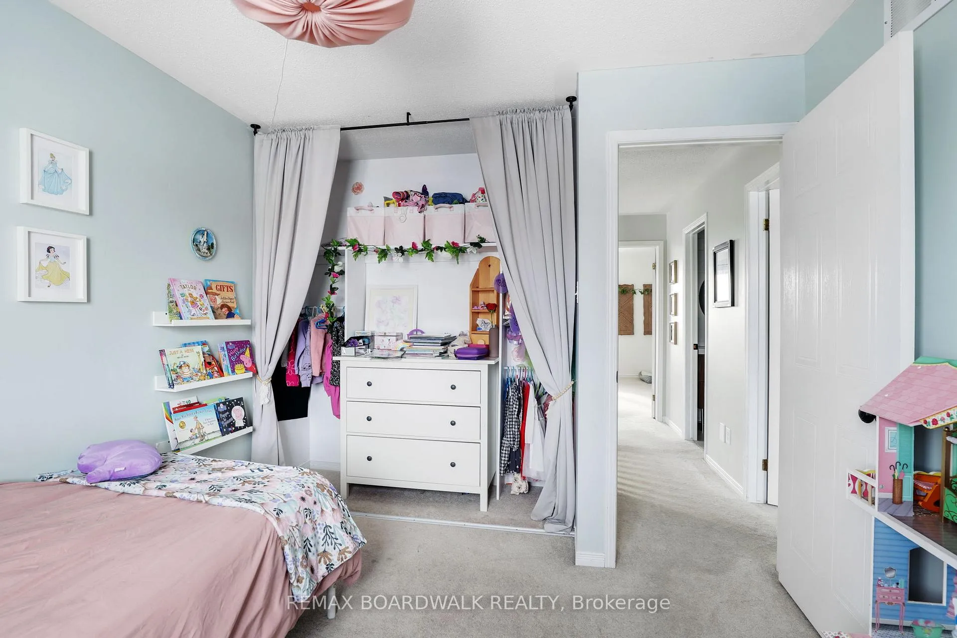 Photo 25 of 2094 Sunland Drive, Ottawa, Fallingbrook/Gardenway South — HOMEH