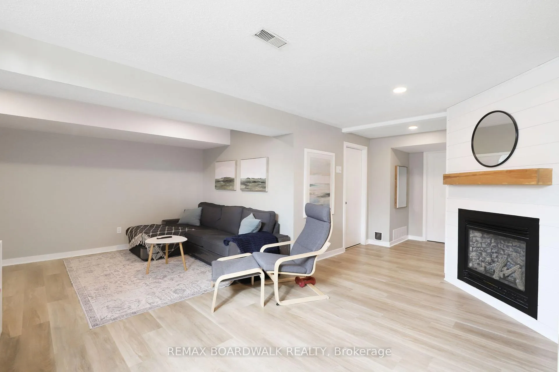 Photo 31 of 2094 Sunland Drive, Ottawa, Fallingbrook/Gardenway South — HOMEH