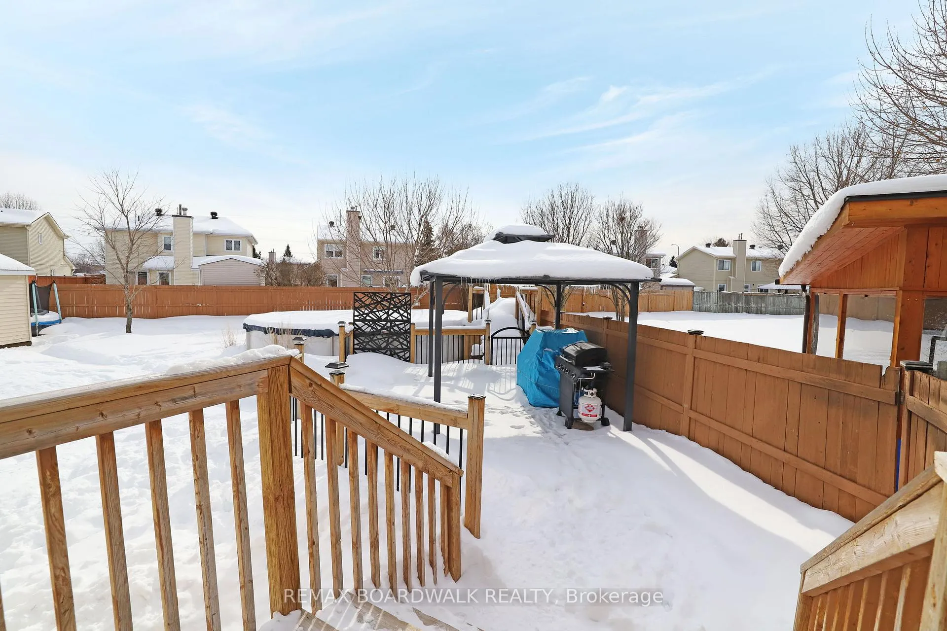 Photo 33 of 2094 Sunland Drive, Ottawa, Fallingbrook/Gardenway South — HOMEH