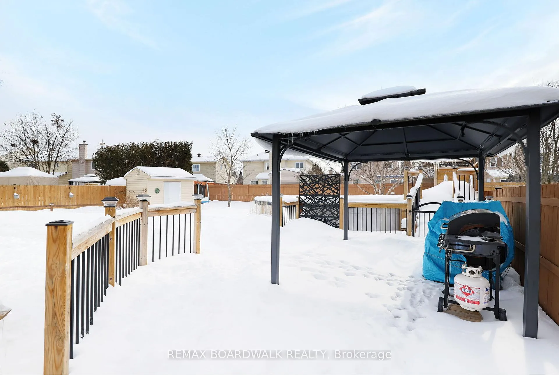 Photo 34 of 2094 Sunland Drive, Ottawa, Fallingbrook/Gardenway South — HOMEH
