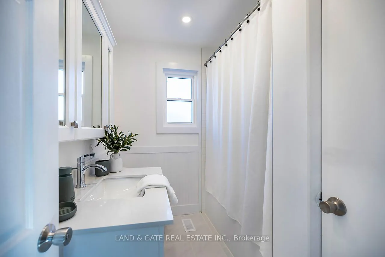 Photo 18 of 1377 Cedar Street, Oshawa, Lakeview — HOMEH