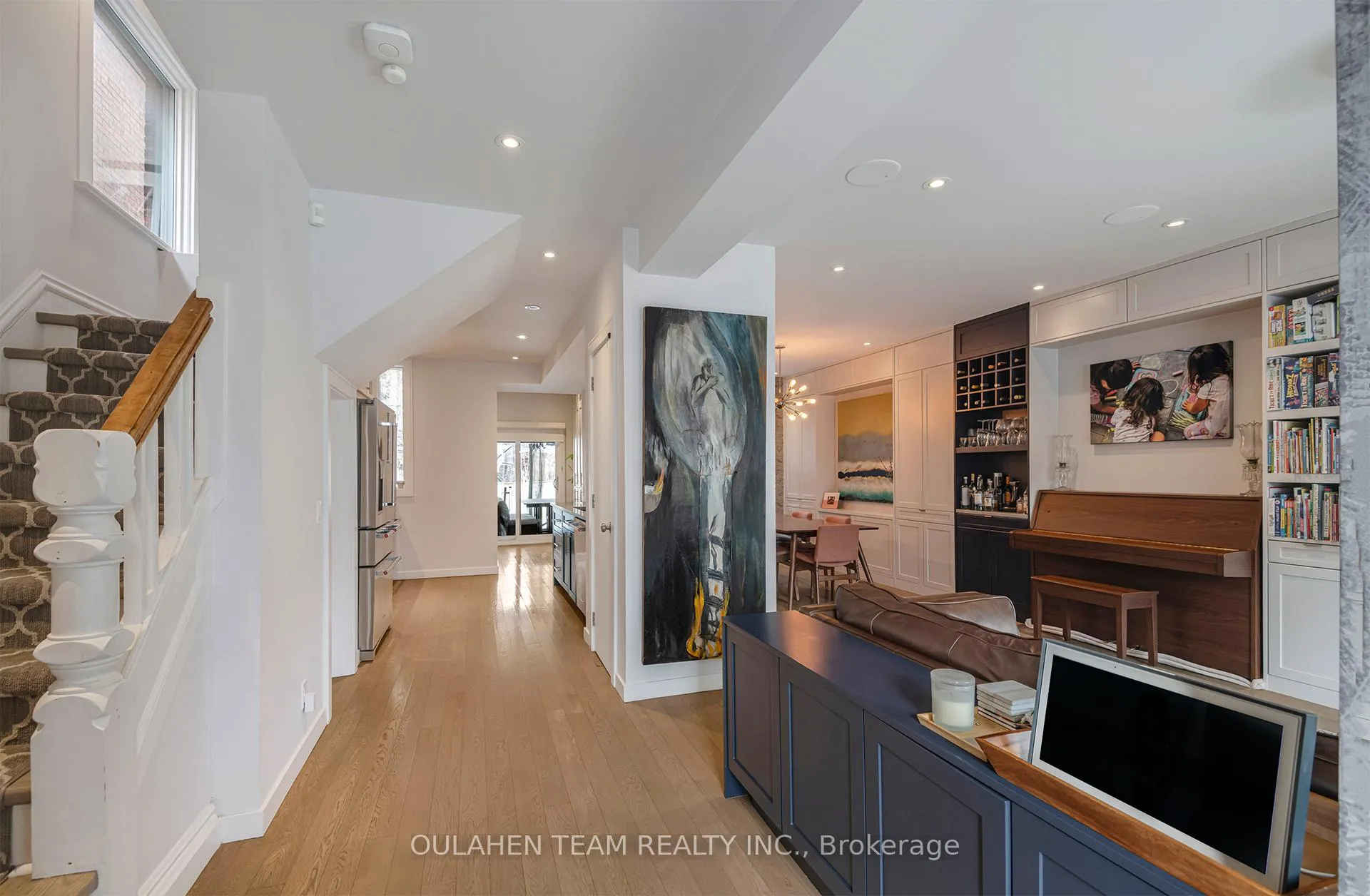Photo 4 of 12 Duggan Avenue, Toronto, Yonge-St. Clair — HOMEH