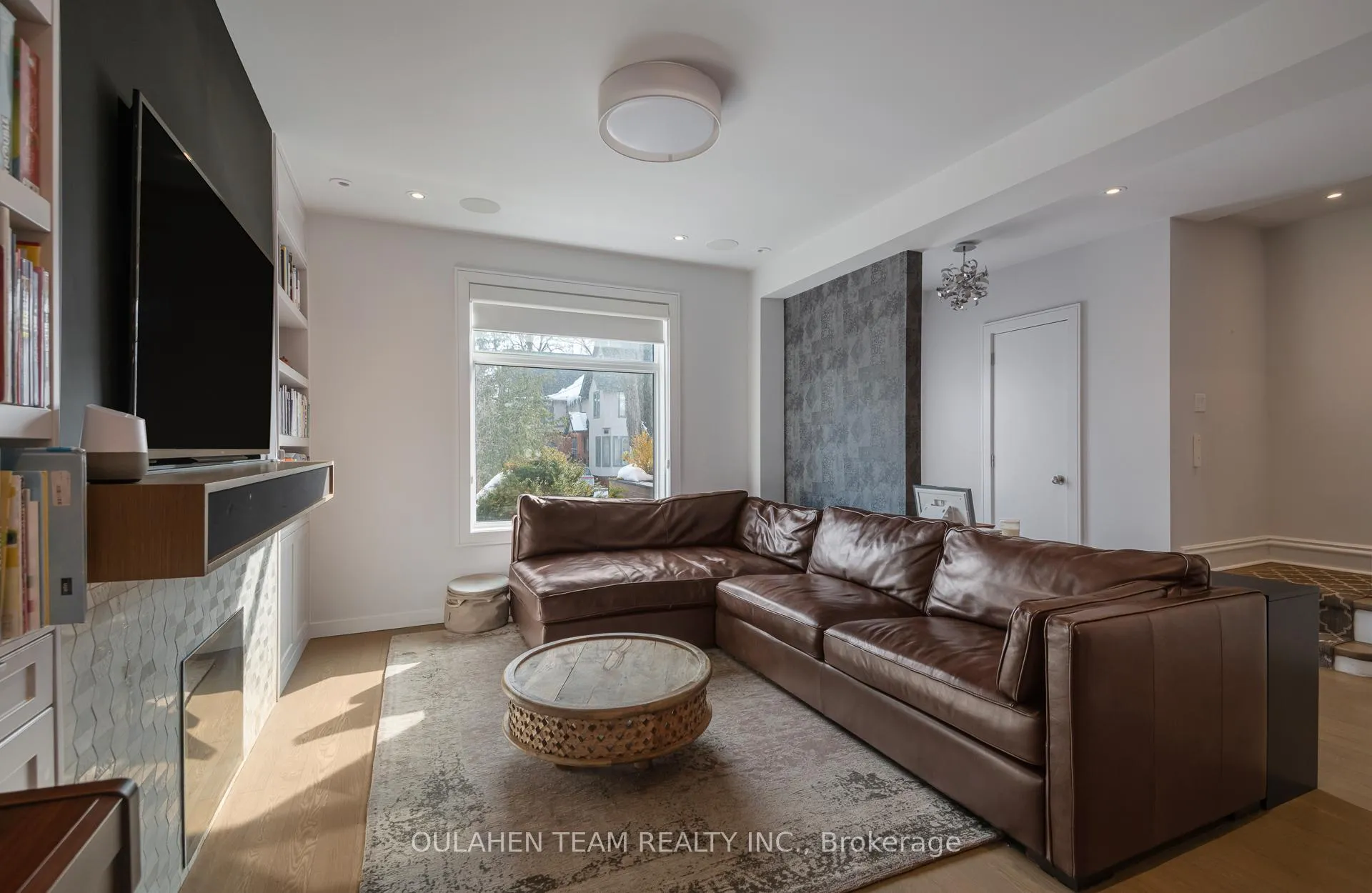 Photo 6 of 12 Duggan Avenue, Toronto, Yonge-St. Clair — HOMEH