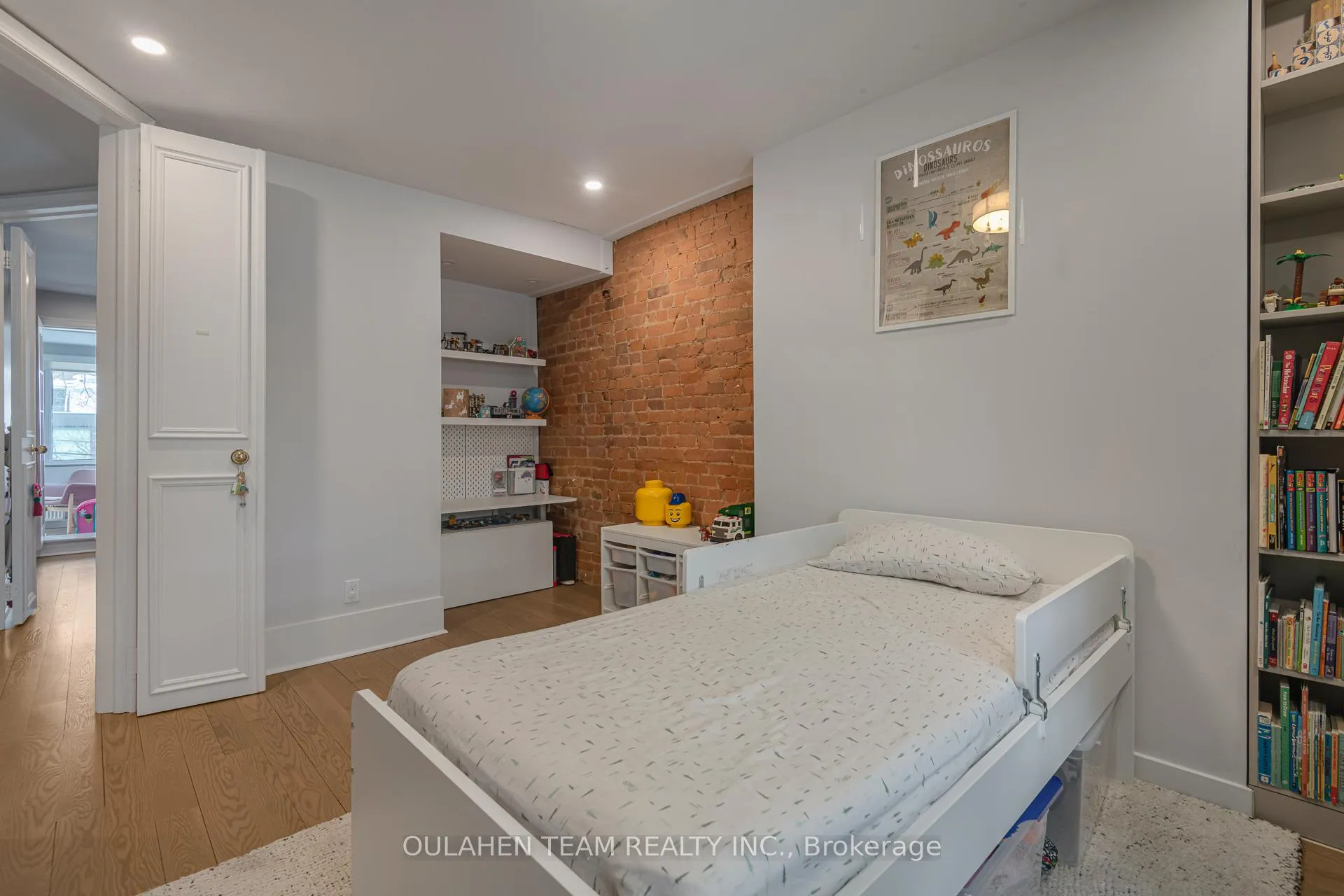 Photo 25 of 12 Duggan Avenue, Toronto, Yonge-St. Clair — HOMEH
