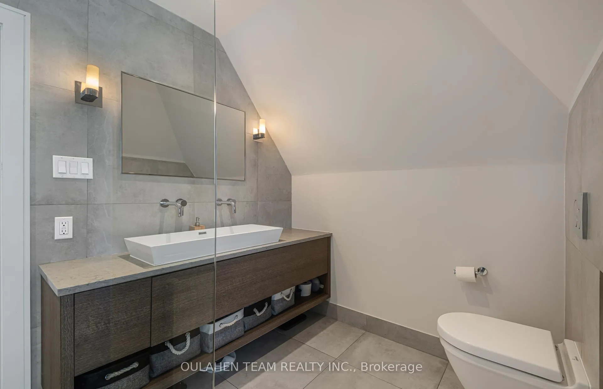 Photo 40 of 12 Duggan Avenue, Toronto, Yonge-St. Clair — HOMEH