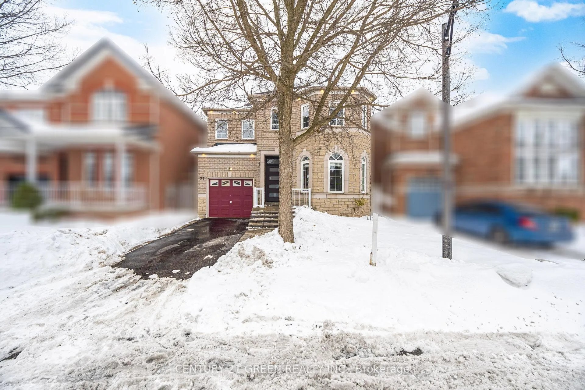 Photo 2 of 27 Outlook Terrace Drive, Markham, Greensborough — HOMEH