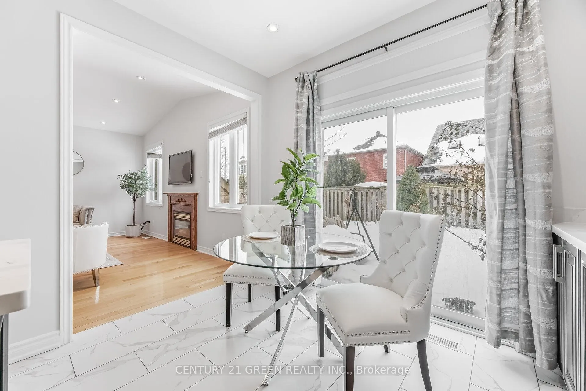 Photo 17 of 27 Outlook Terrace Drive, Markham, Greensborough — HOMEH