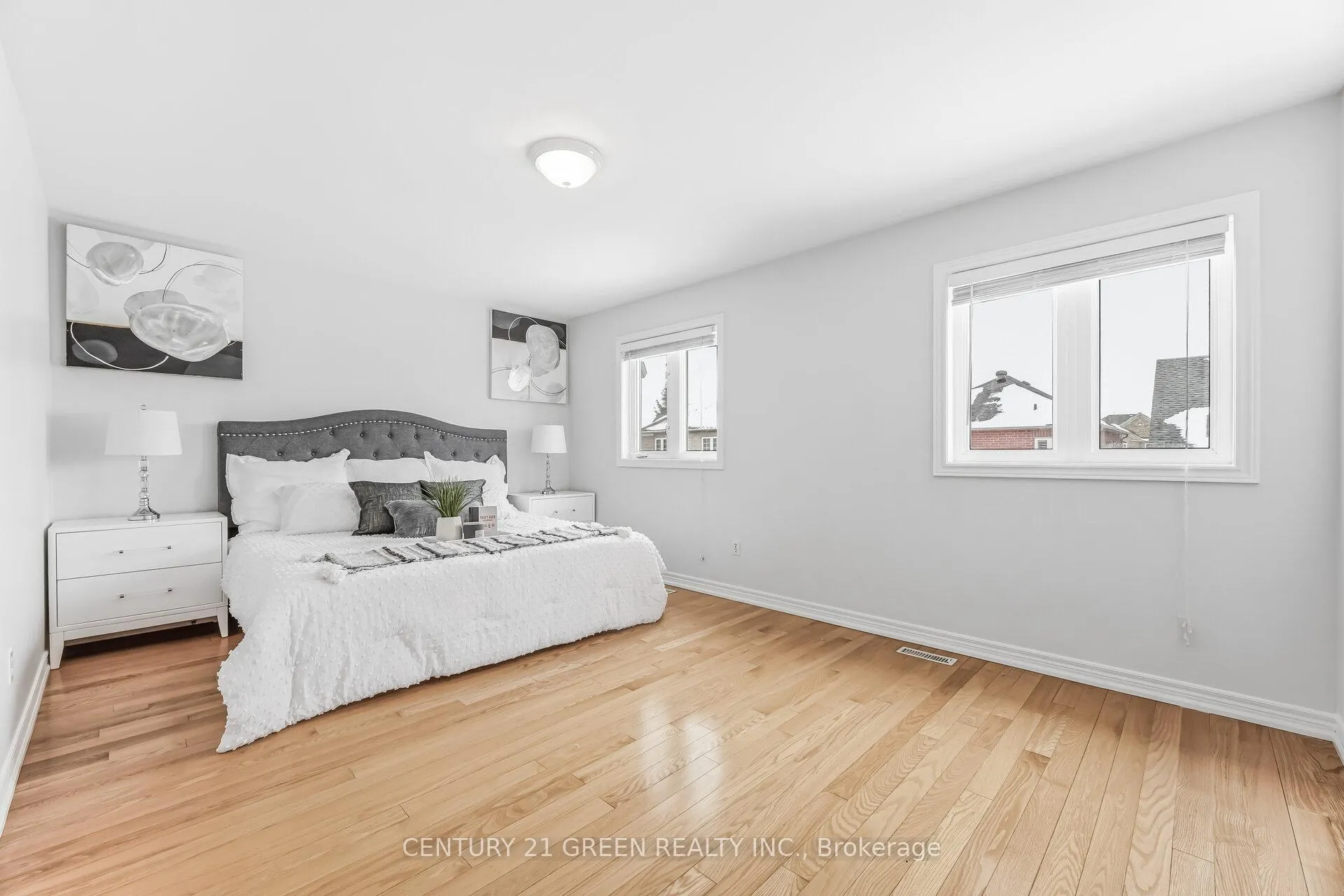 Photo 26 of 27 Outlook Terrace Drive, Markham, Greensborough — HOMEH