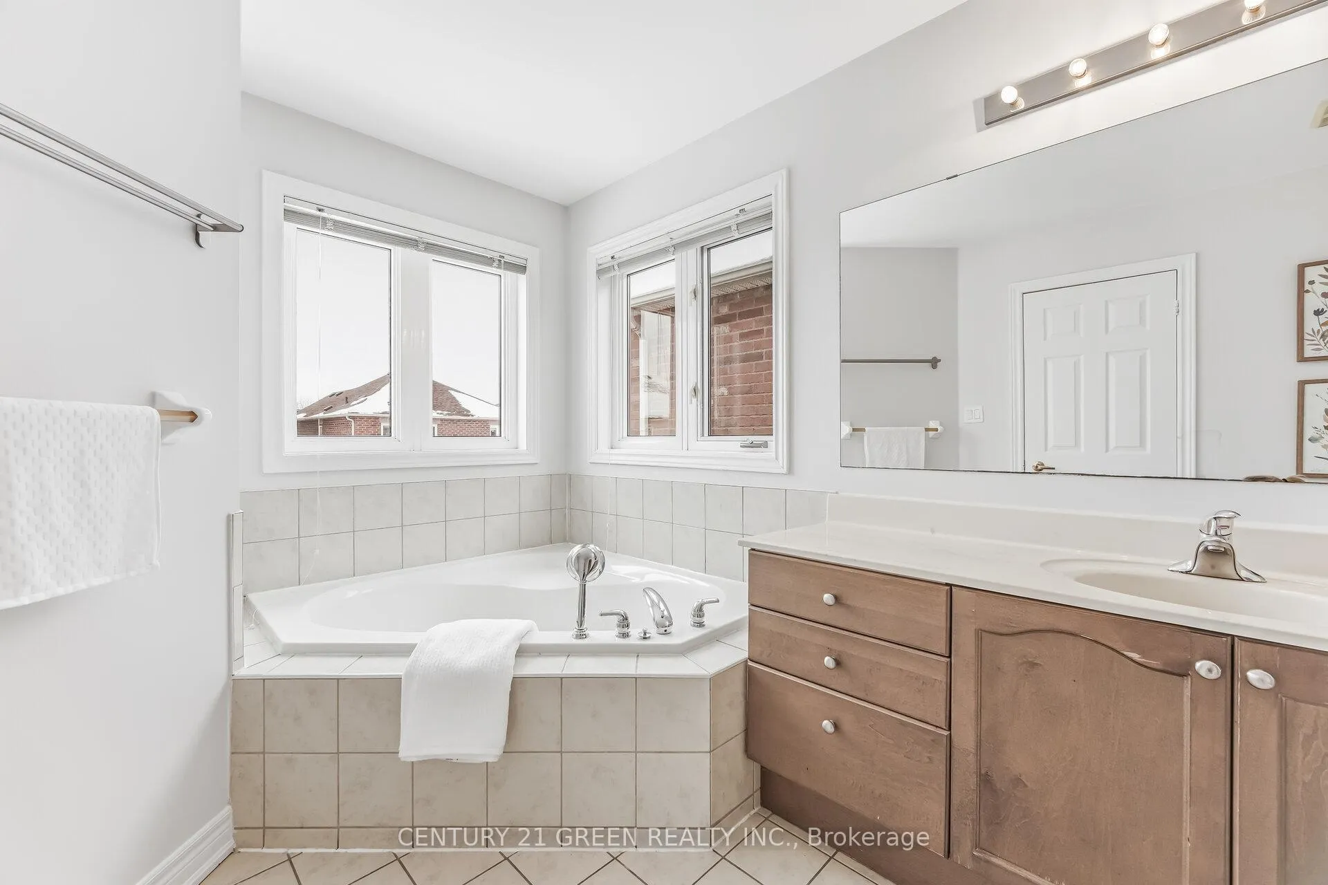 Photo 30 of 27 Outlook Terrace Drive, Markham, Greensborough — HOMEH
